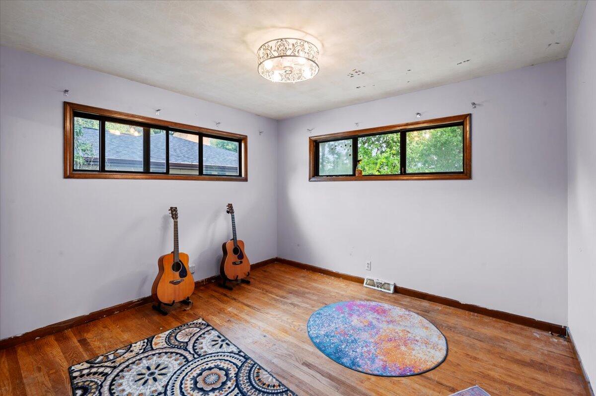 1908 4th Street NW Grand Rapids MI 49504