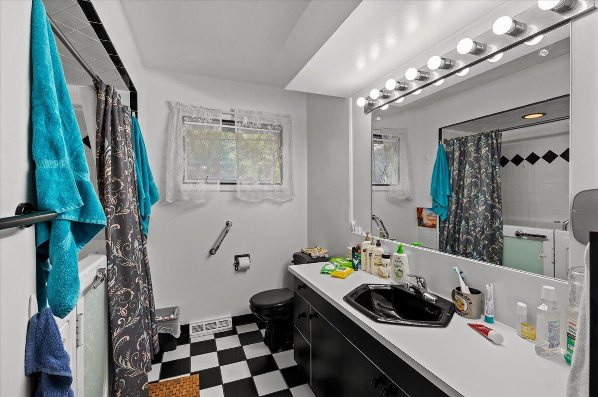 1908 4th Street NW Grand Rapids MI 49504