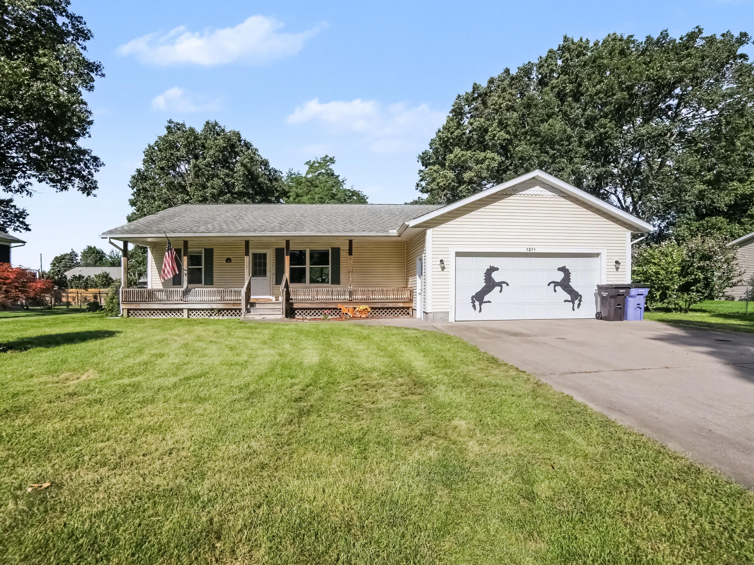 1211 Woodcrest Street Muskegon MI 49442