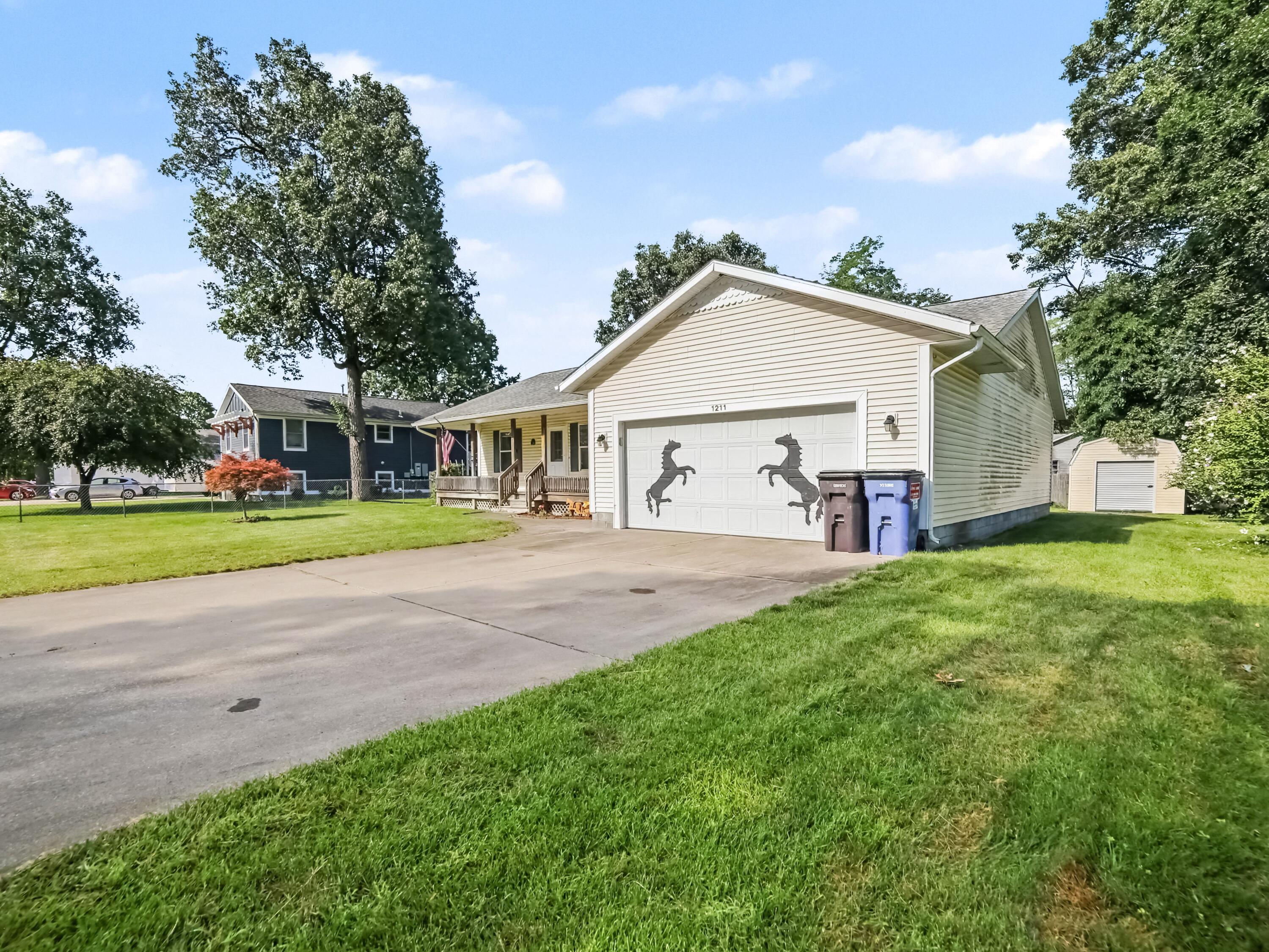 1211 Woodcrest Street Muskegon MI 49442