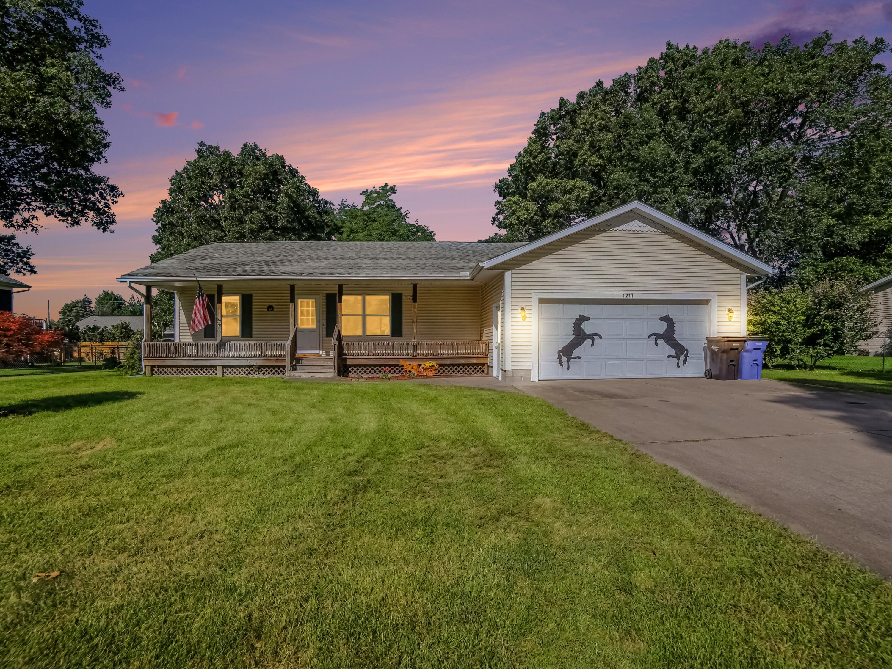 1211 Woodcrest Street Muskegon MI 49442