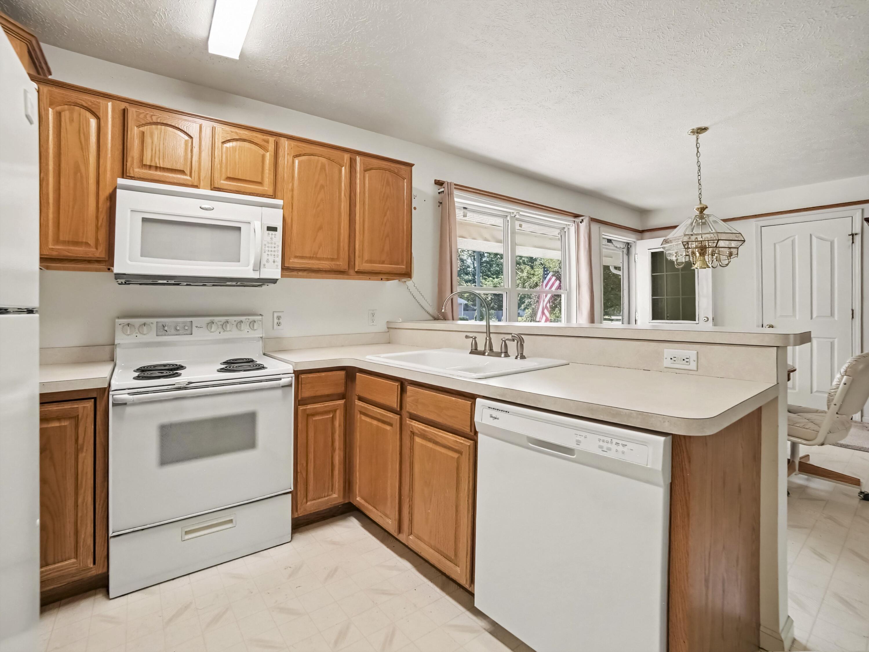 1211 Woodcrest Street Muskegon MI 49442