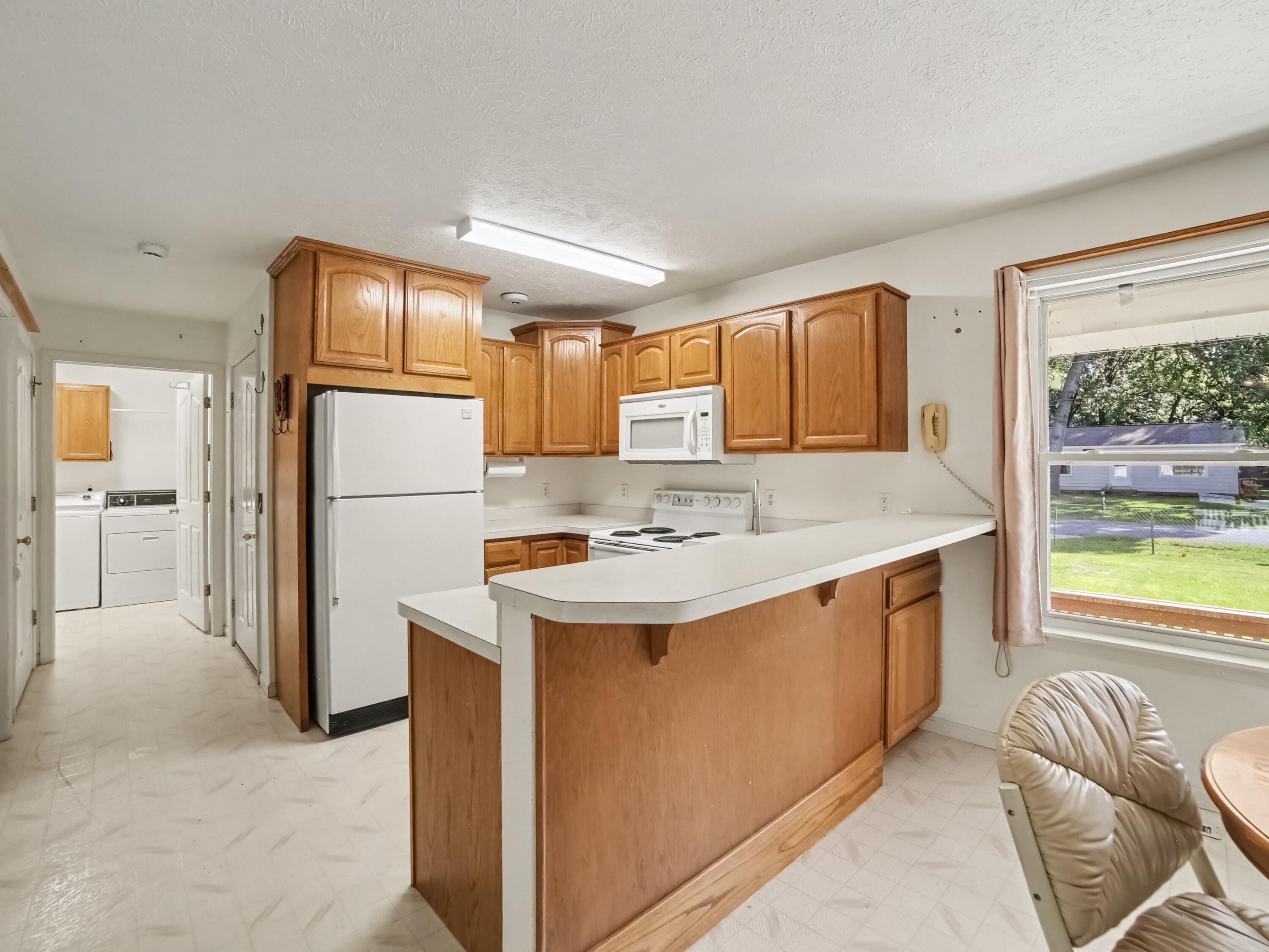 1211 Woodcrest Street Muskegon MI 49442