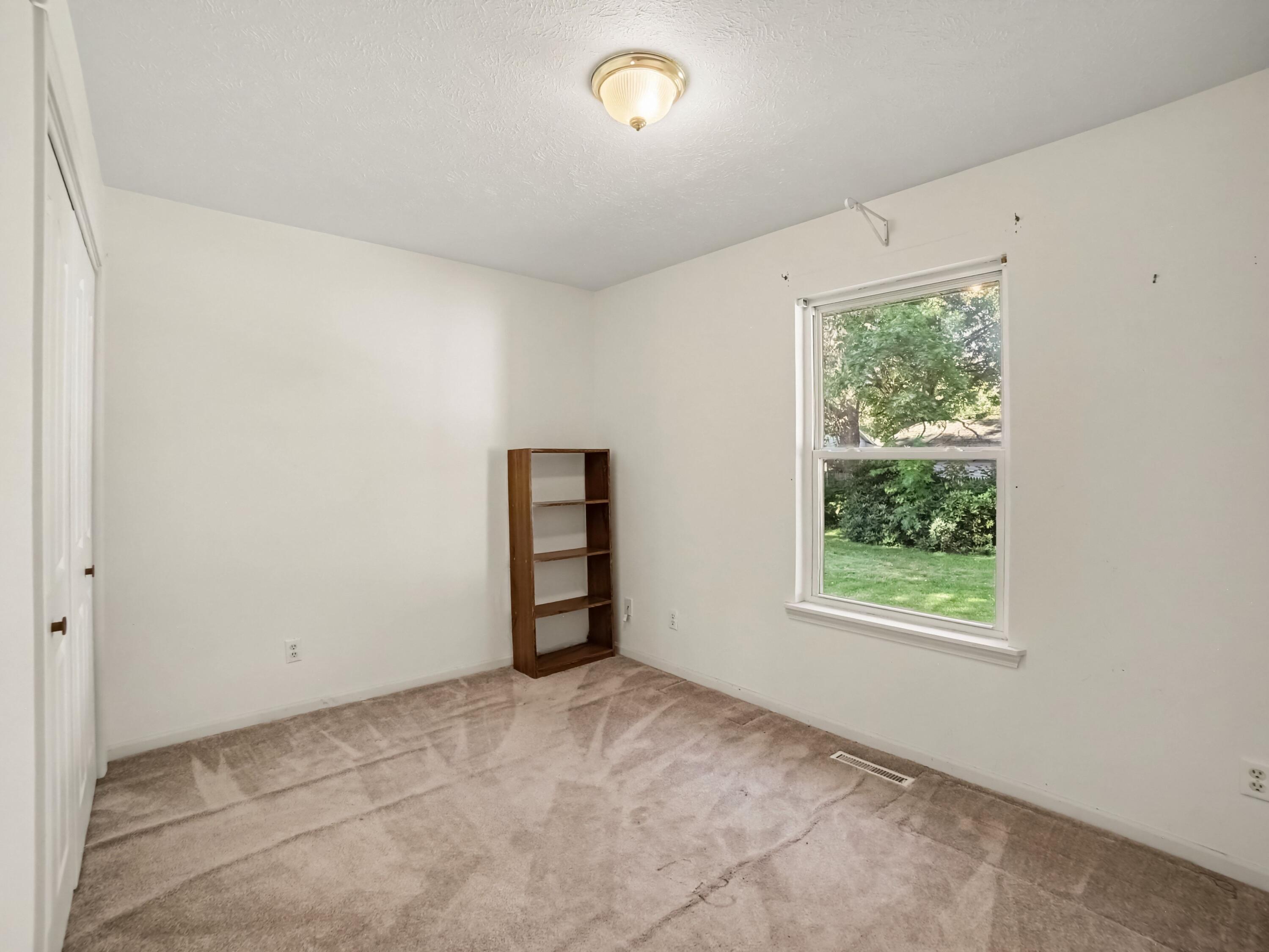 1211 Woodcrest Street Muskegon MI 49442