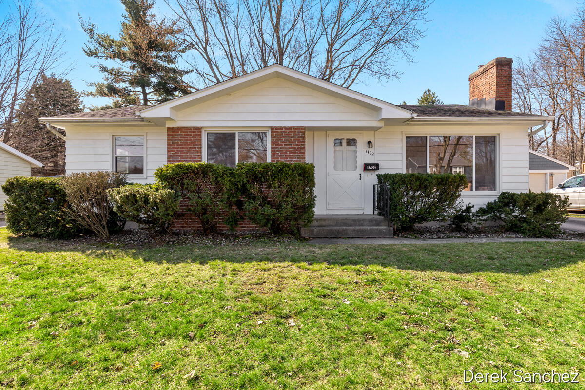1702 Stilesgate Street SE Grand Rapids MI 49508