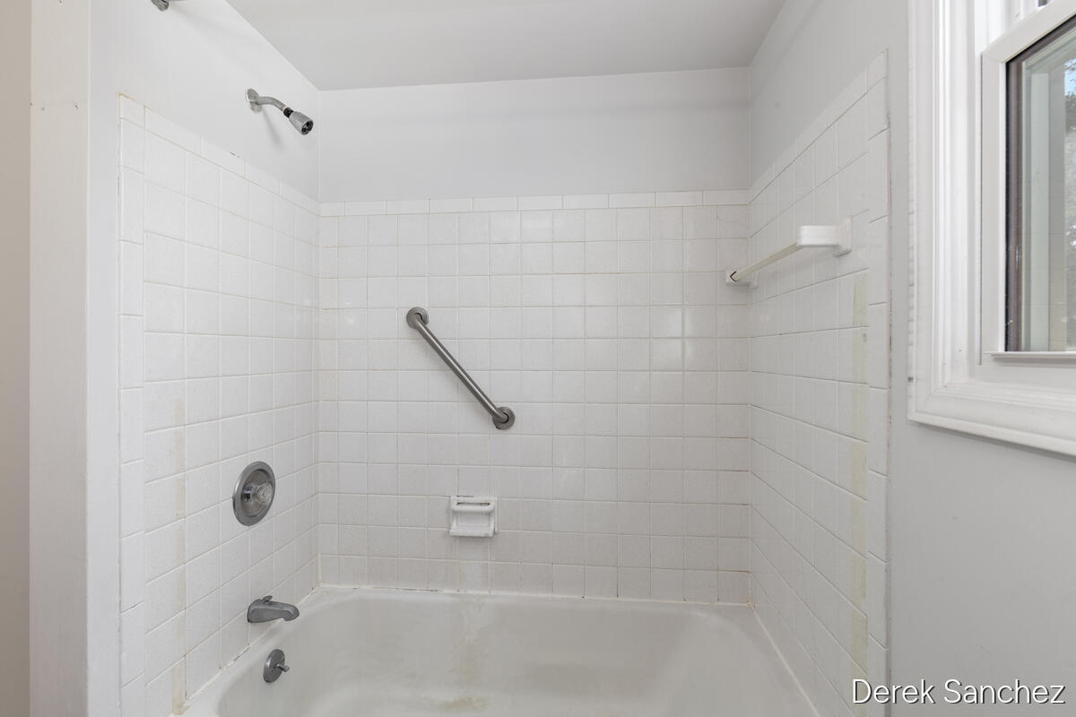 1702 Stilesgate Street SE Grand Rapids MI 49508