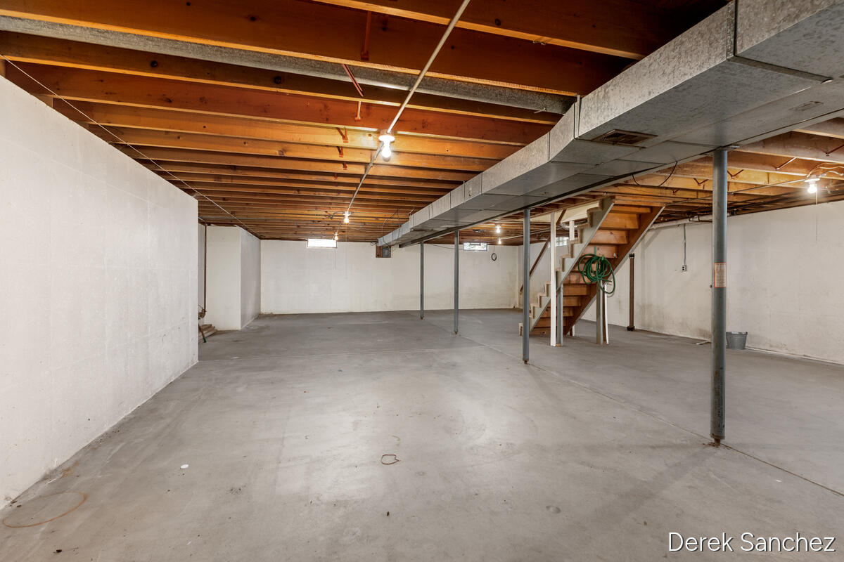 1702 Stilesgate Street SE Grand Rapids MI 49508