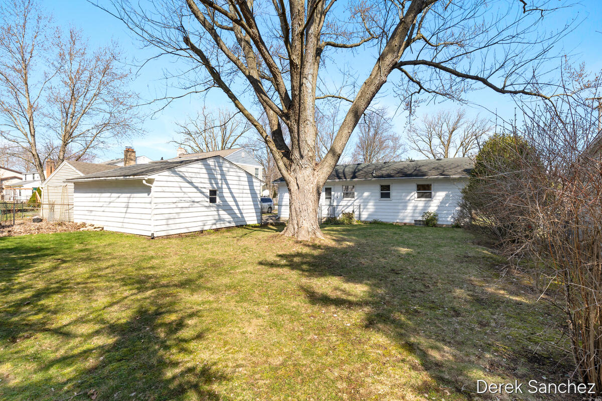 1702 Stilesgate Street SE Grand Rapids MI 49508