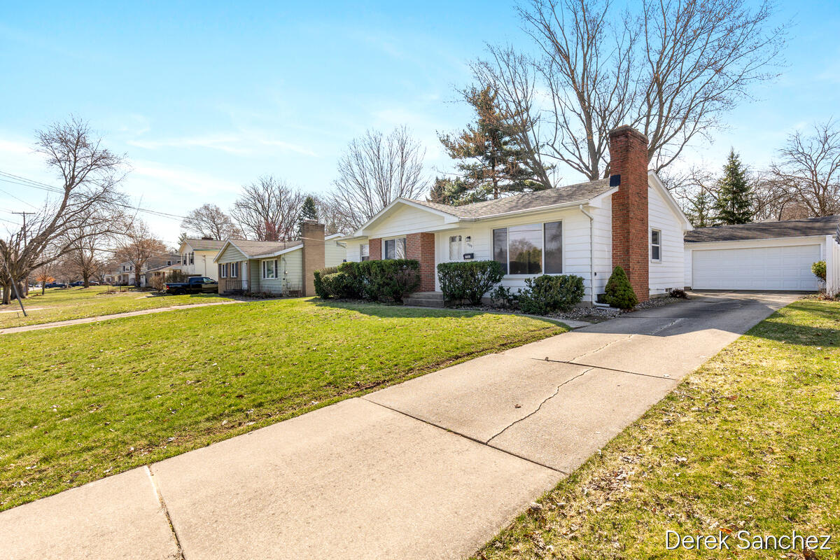 1702 Stilesgate Street SE Grand Rapids MI 49508