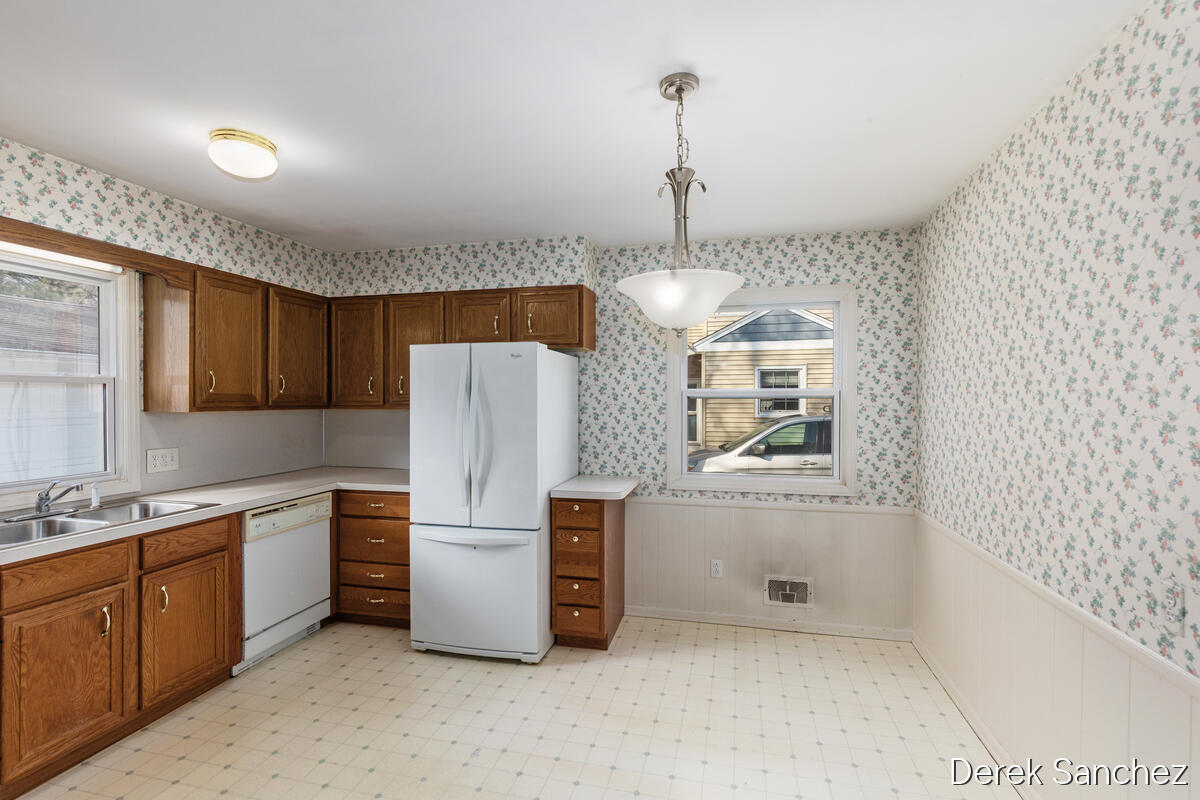 1702 Stilesgate Street SE Grand Rapids MI 49508
