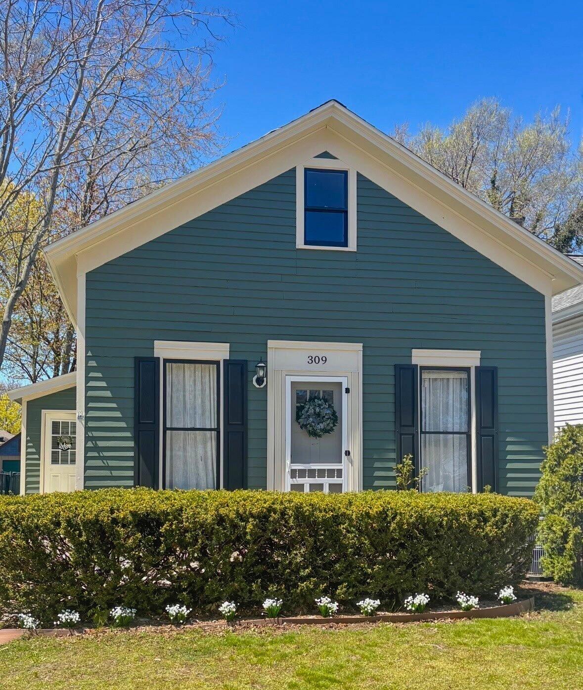 309 N Robert Street Ludington MI 49431