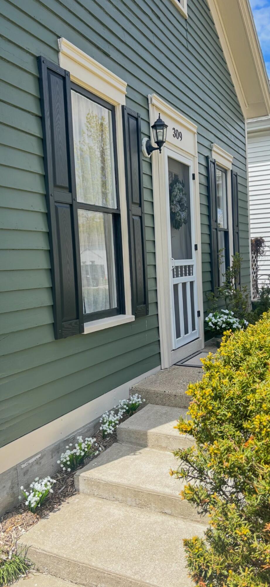 309 N Robert Street Ludington MI 49431