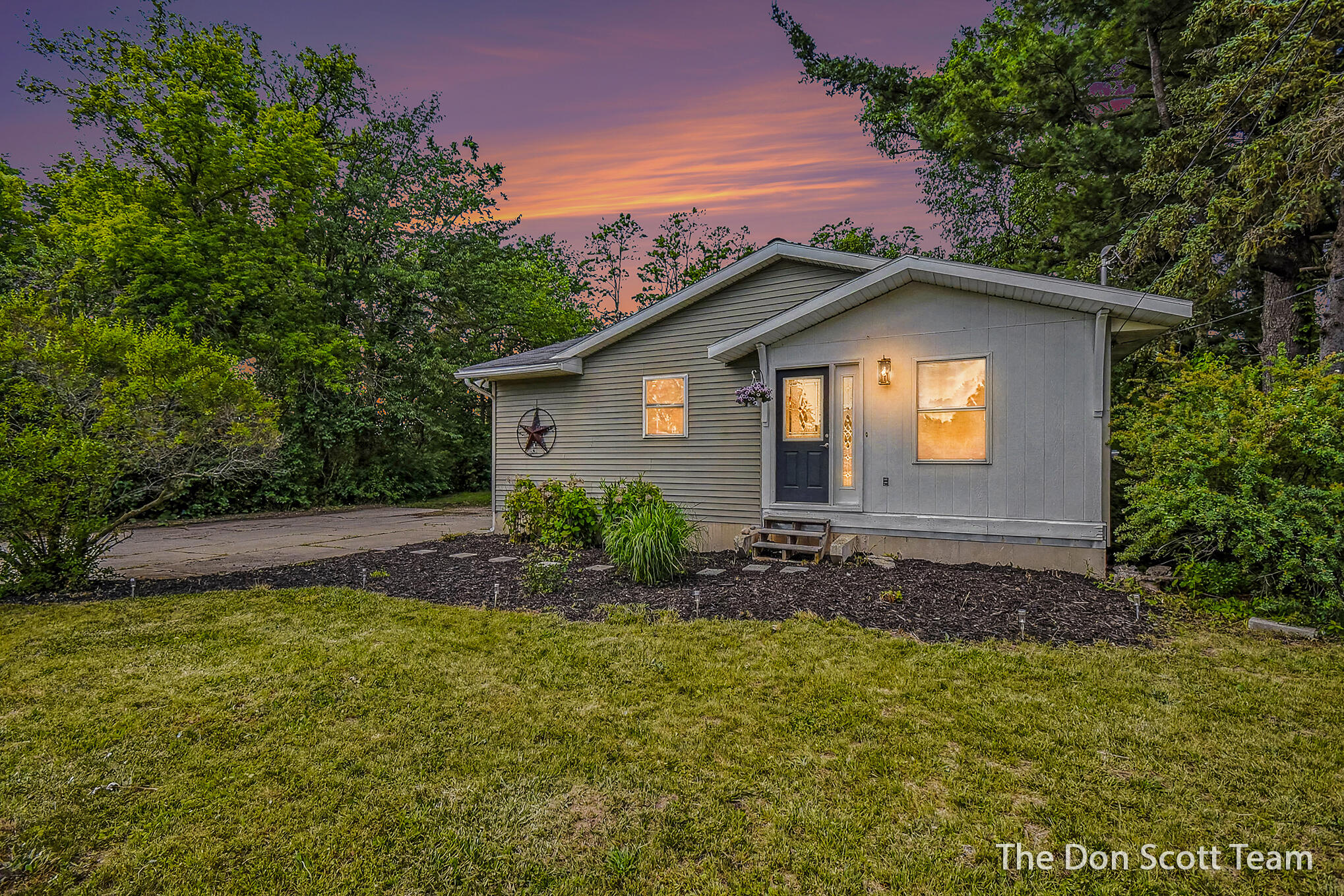 2911 5 Mile Road NE Grand Rapids MI 49525