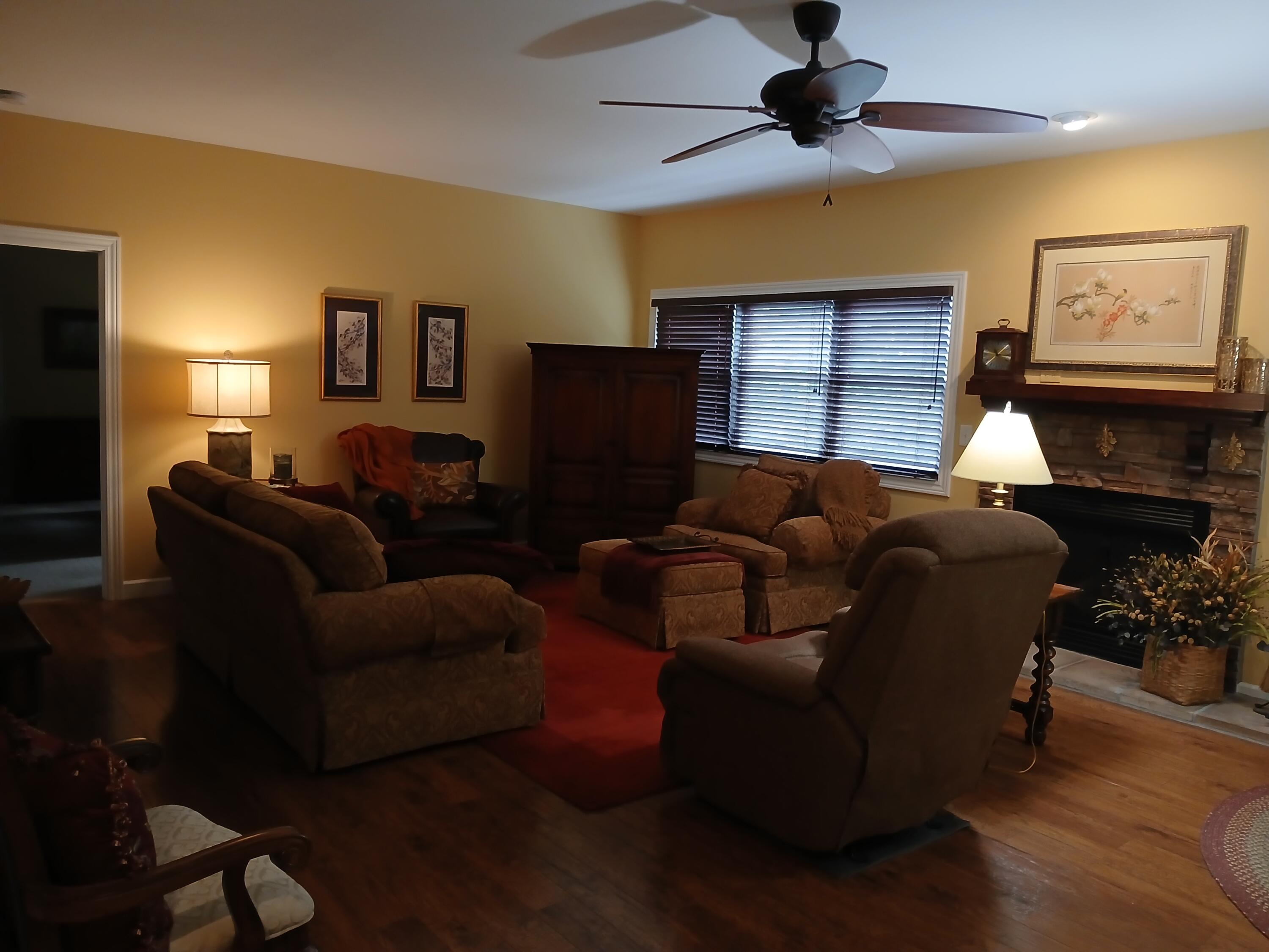 5376 W Oak Point Road Ludington MI 49431