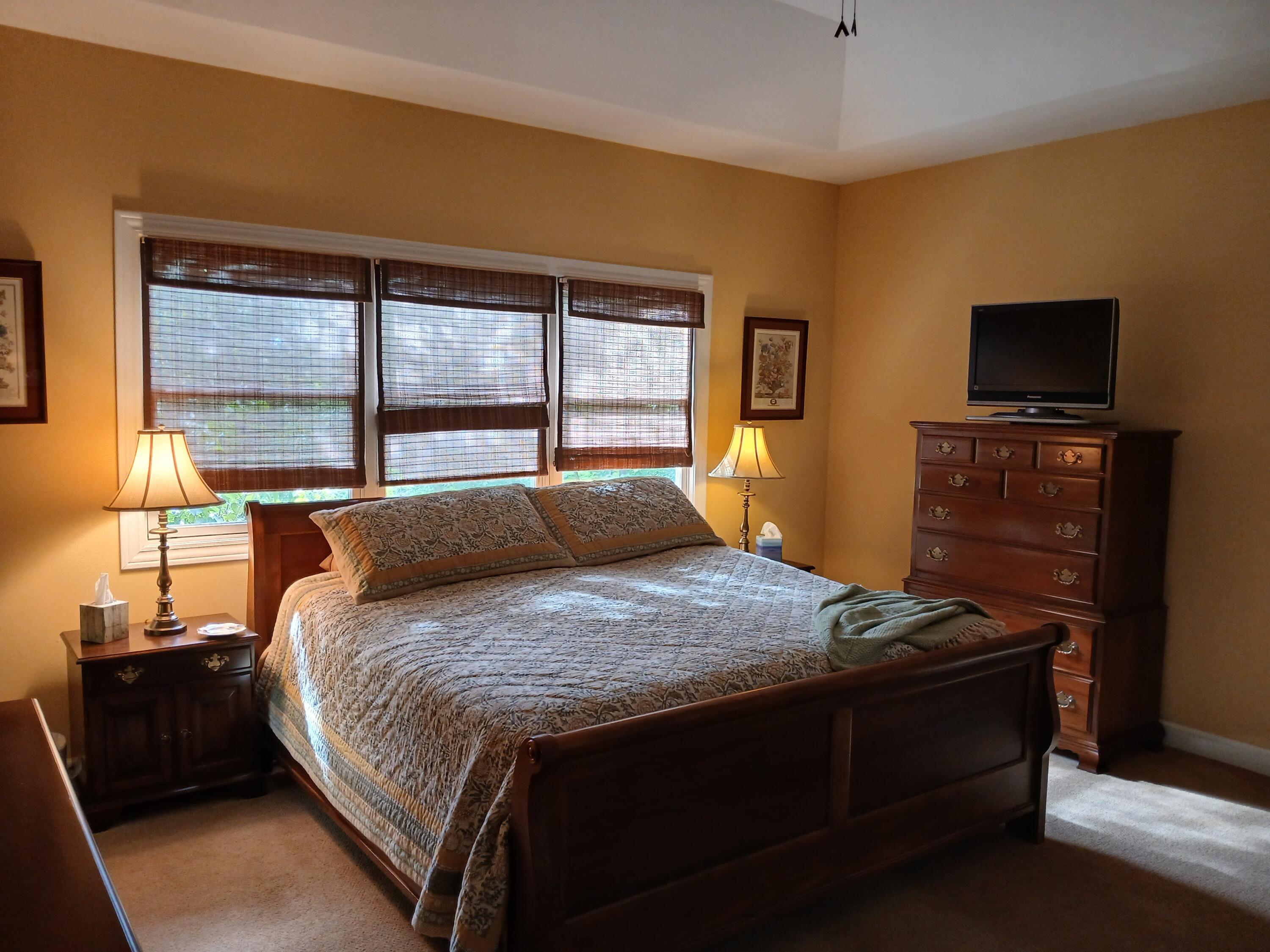 5376 W Oak Point Road Ludington MI 49431