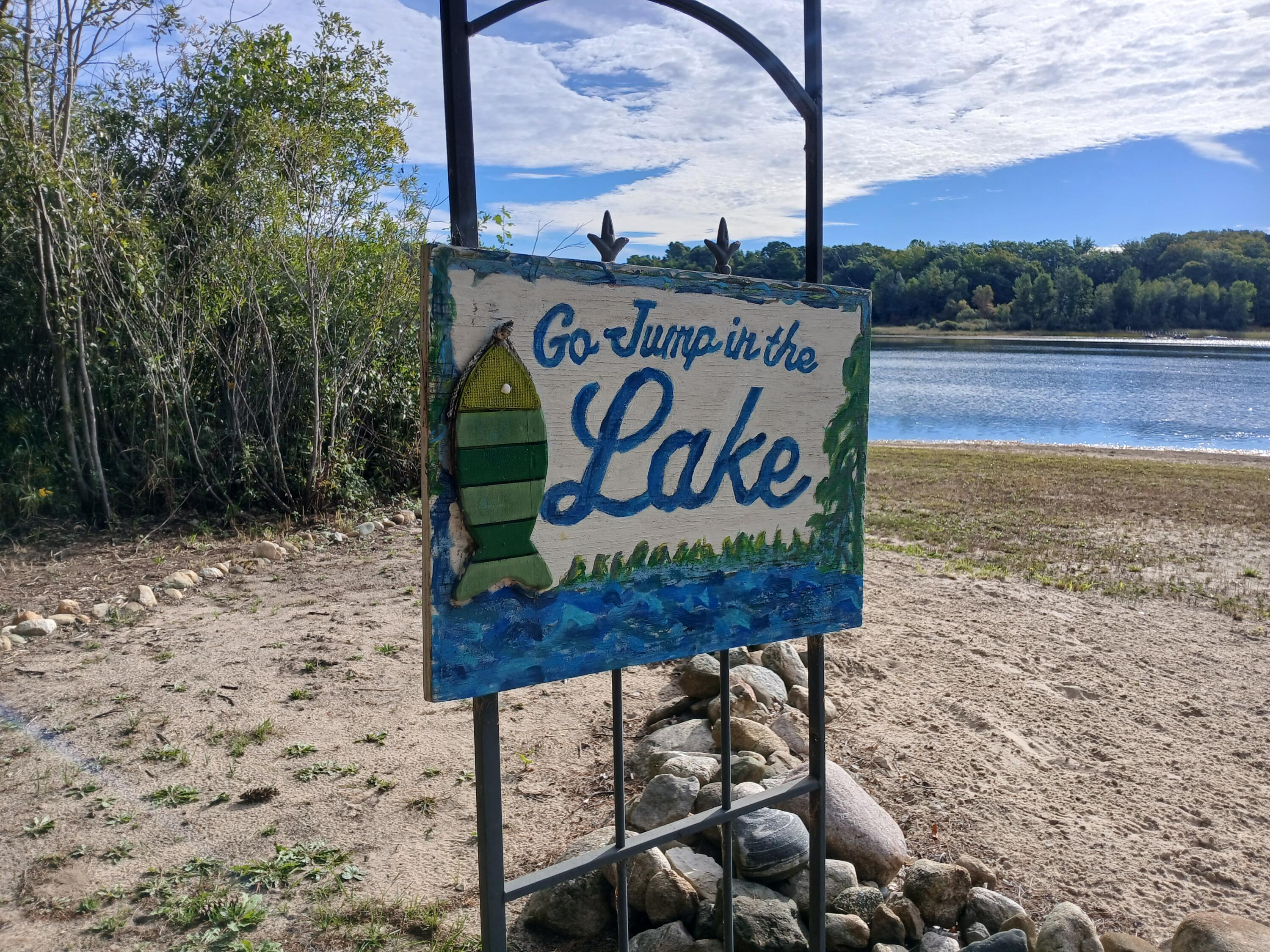 5376 W Oak Point Road Ludington MI 49431