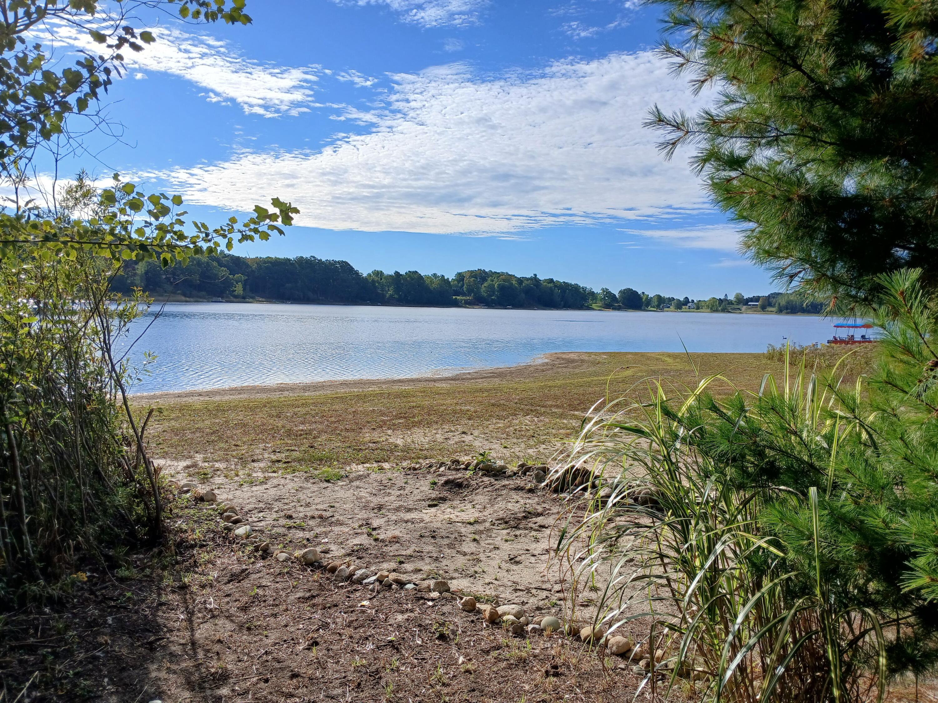 5376 W Oak Point Road Ludington MI 49431