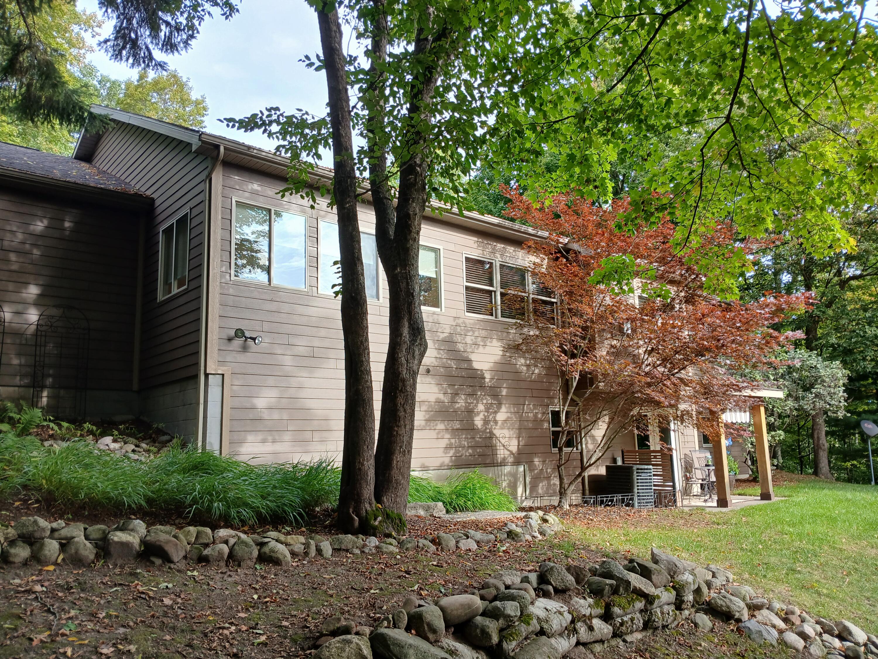 5376 W Oak Point Road Ludington MI 49431