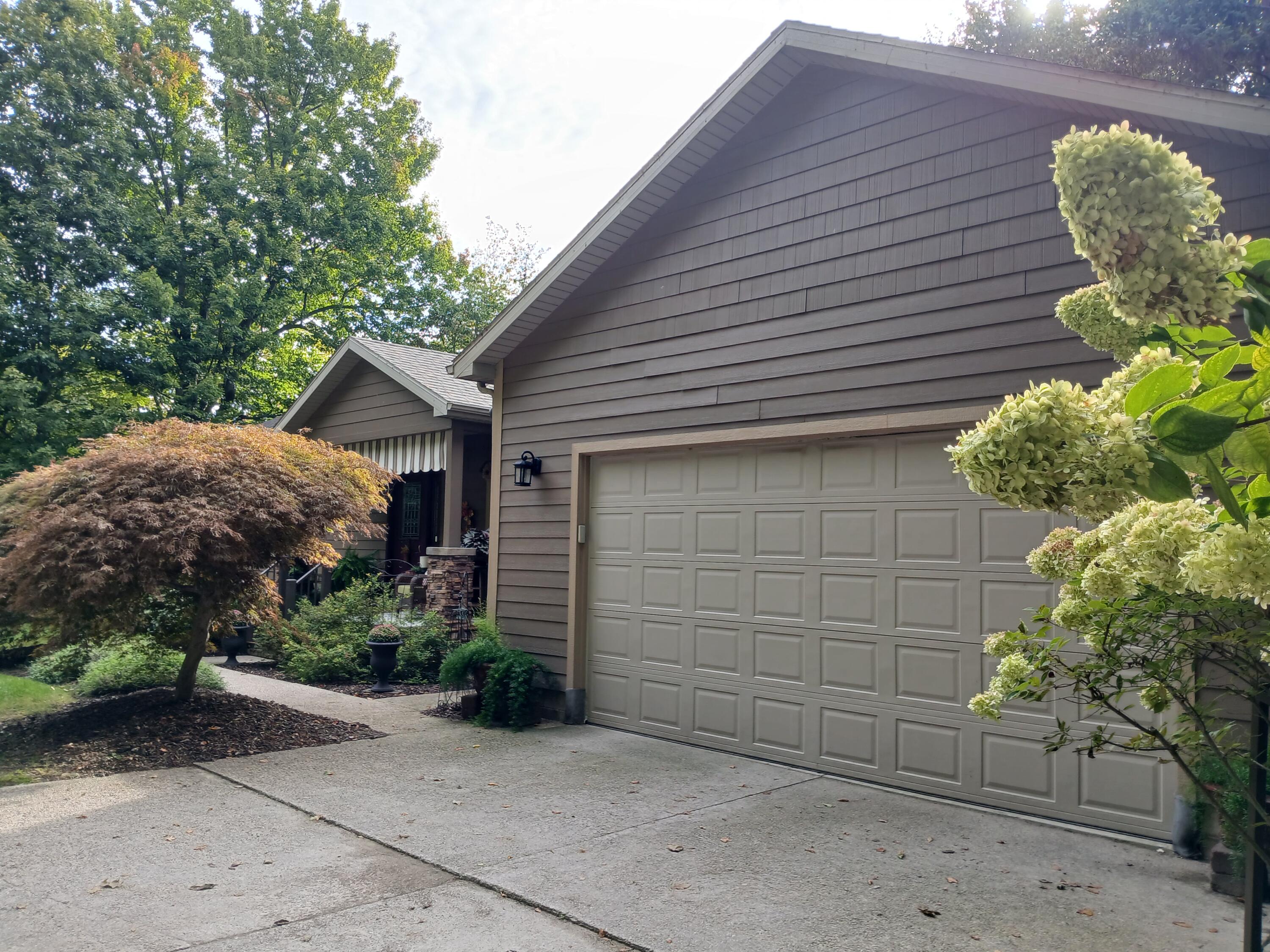 5376 W Oak Point Road Ludington MI 49431