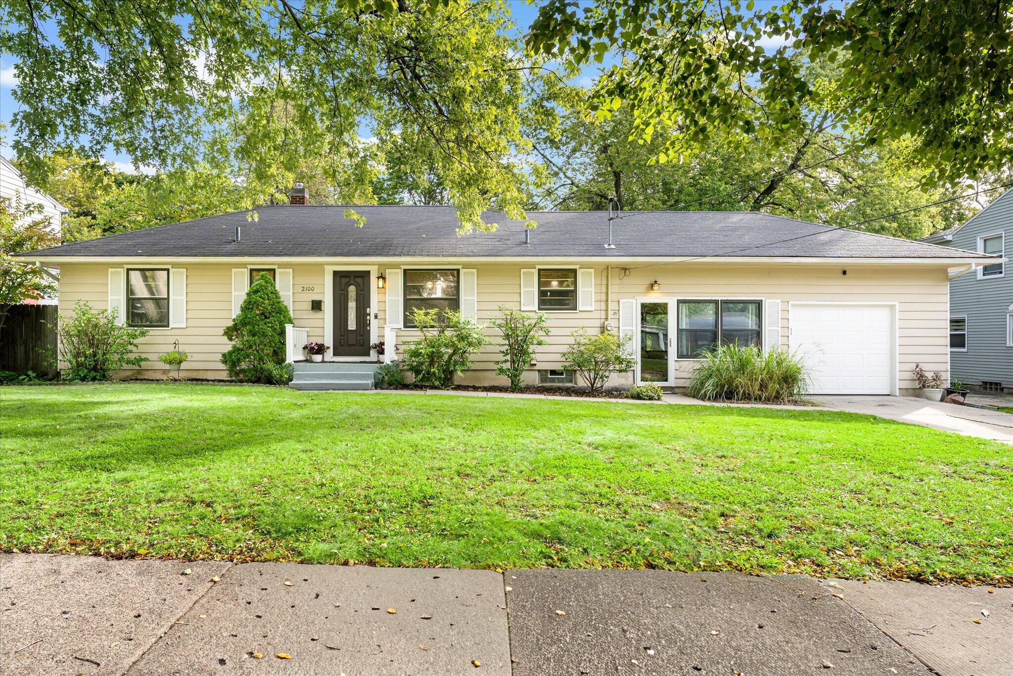 2100 Cambridge Drive SE Grand Rapids MI 49506