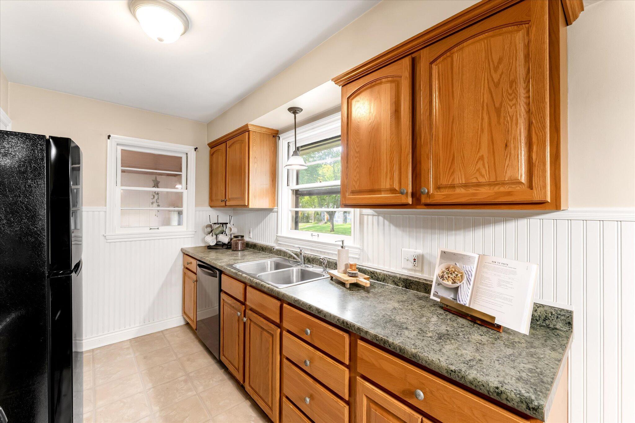 2100 Cambridge Drive SE Grand Rapids MI 49506