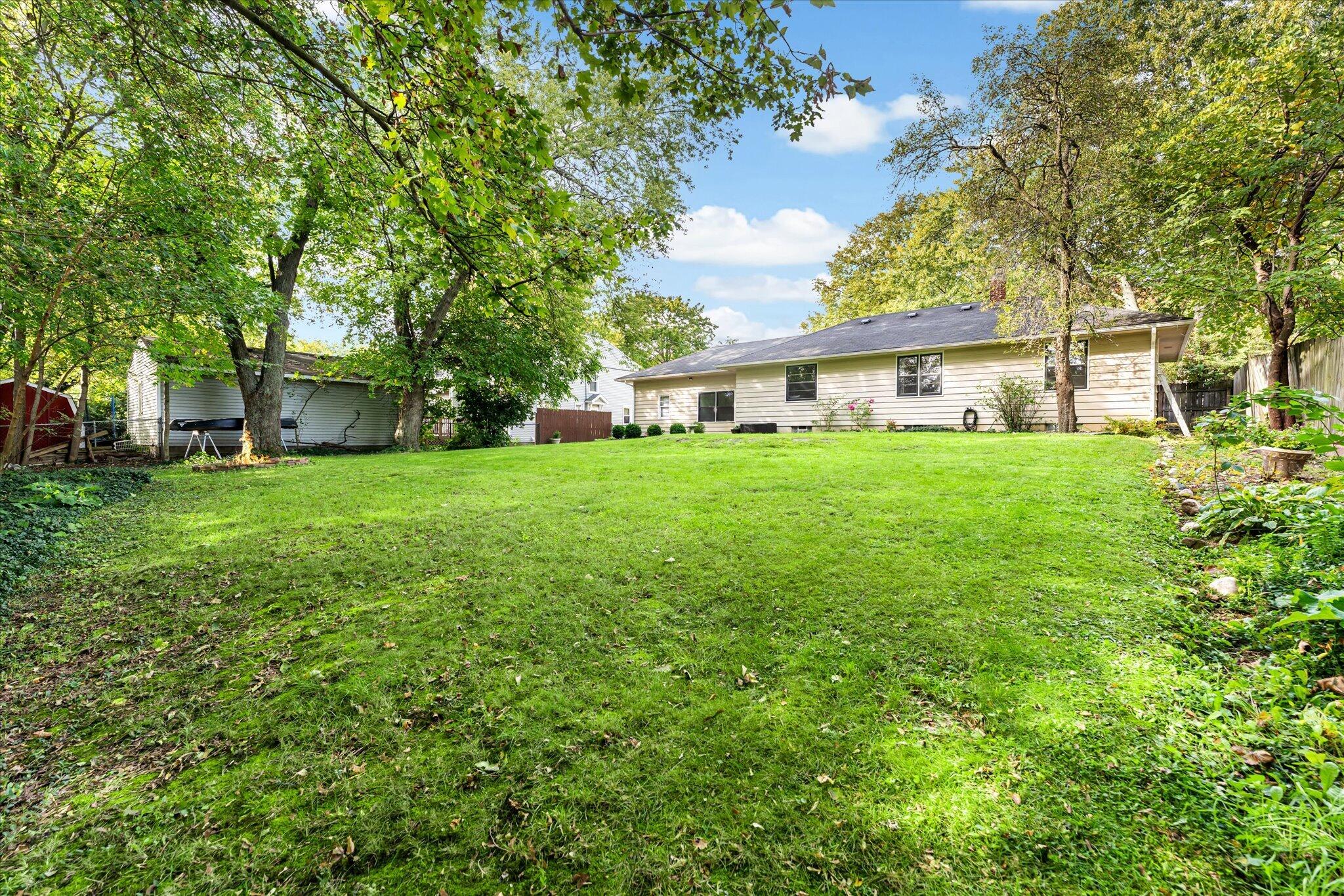 2100 Cambridge Drive SE Grand Rapids MI 49506