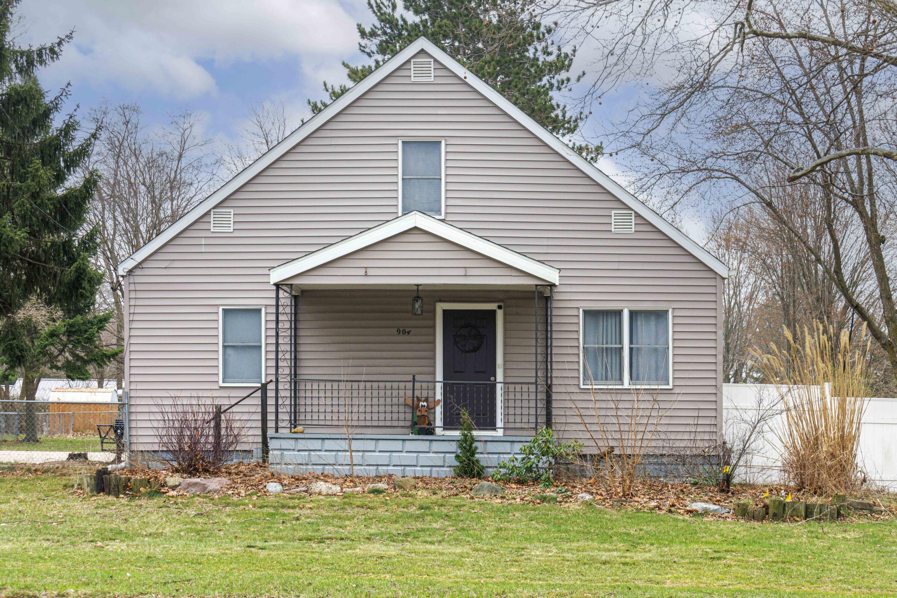 904 60th Street SE Grand Rapids MI 49508
