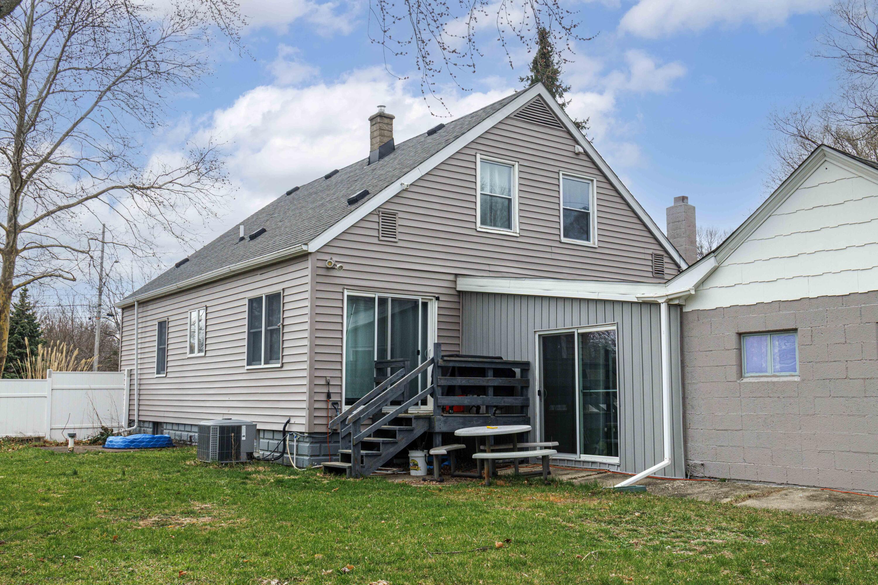 904 60th Street SE Grand Rapids MI 49508