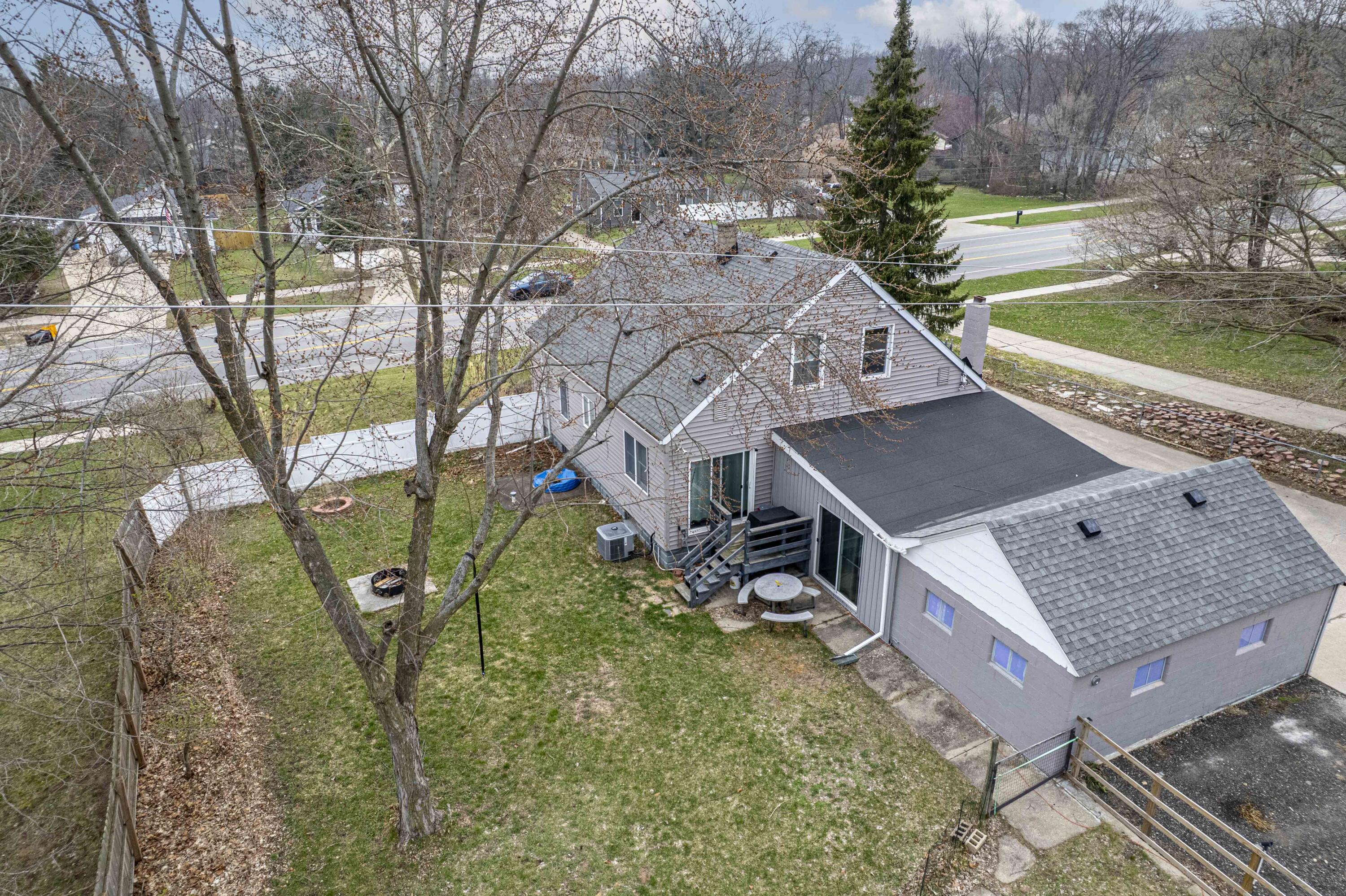 904 60th Street SE Grand Rapids MI 49508