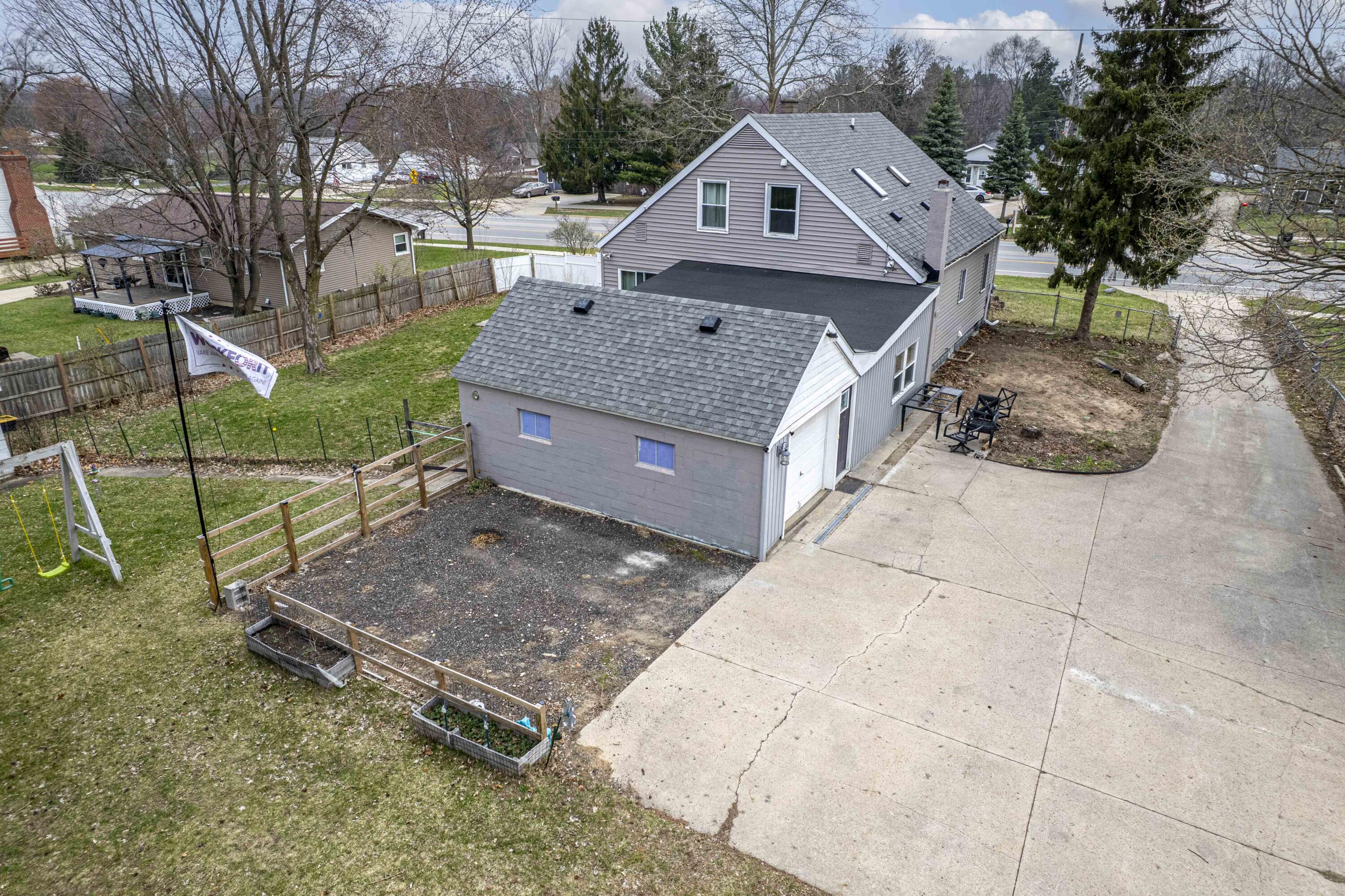 904 60th Street SE Grand Rapids MI 49508