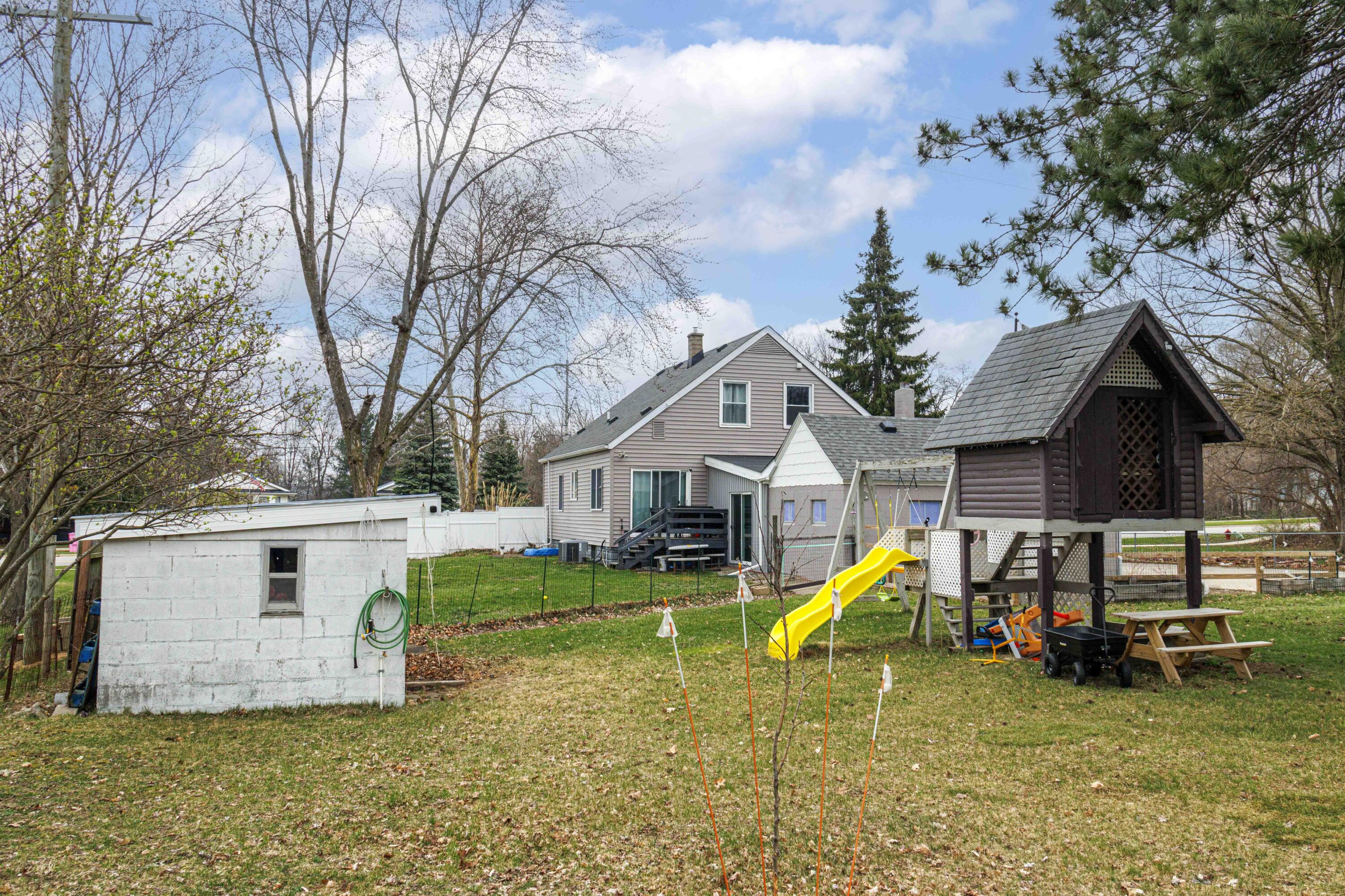 904 60th Street SE Grand Rapids MI 49508