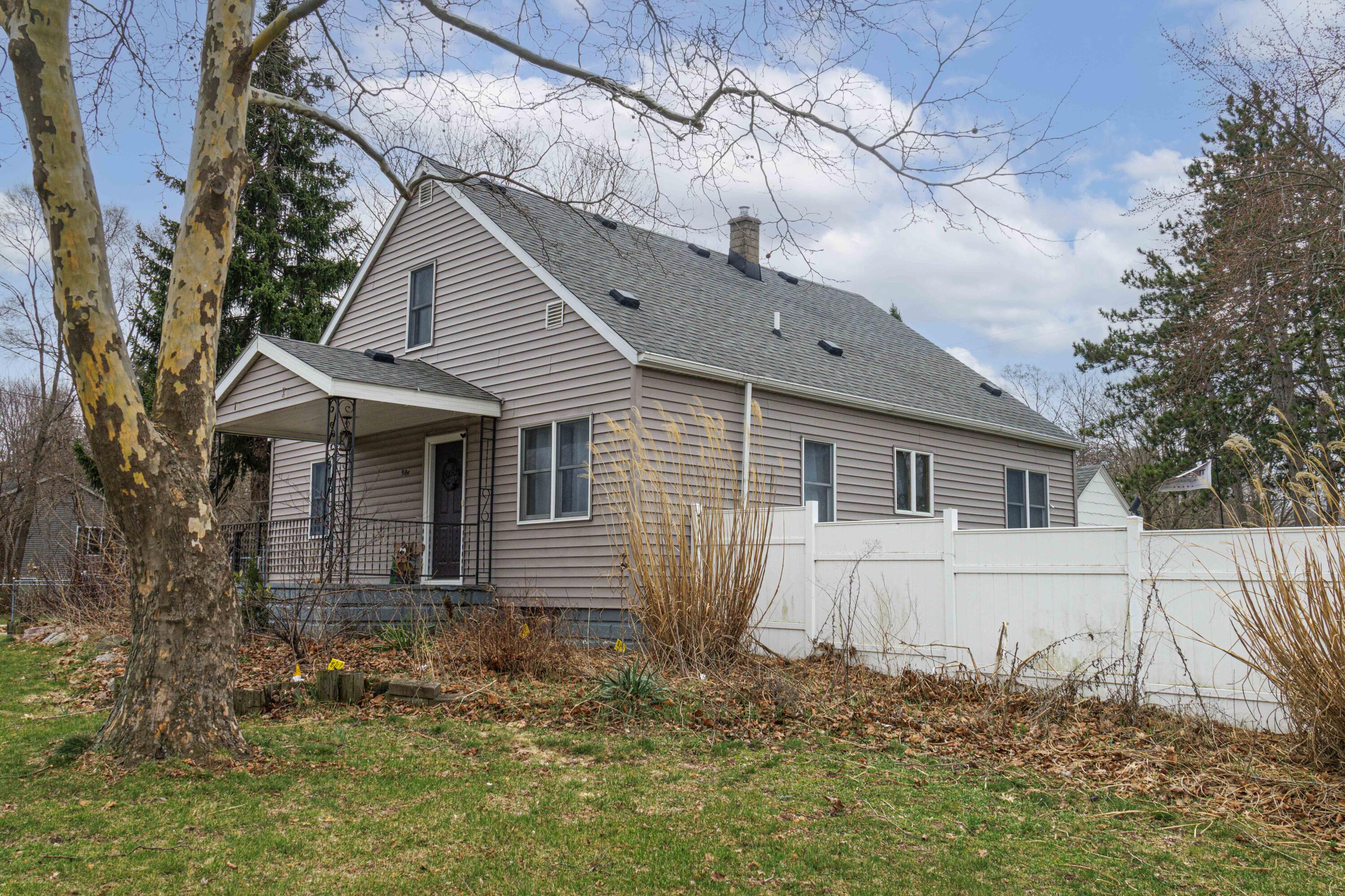 904 60th Street SE Grand Rapids MI 49508