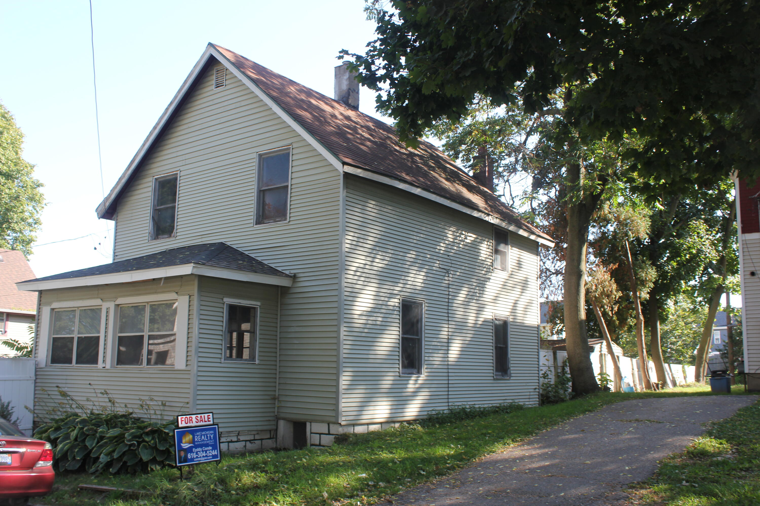 418 Breens Court SW Grand Rapids MI 49503