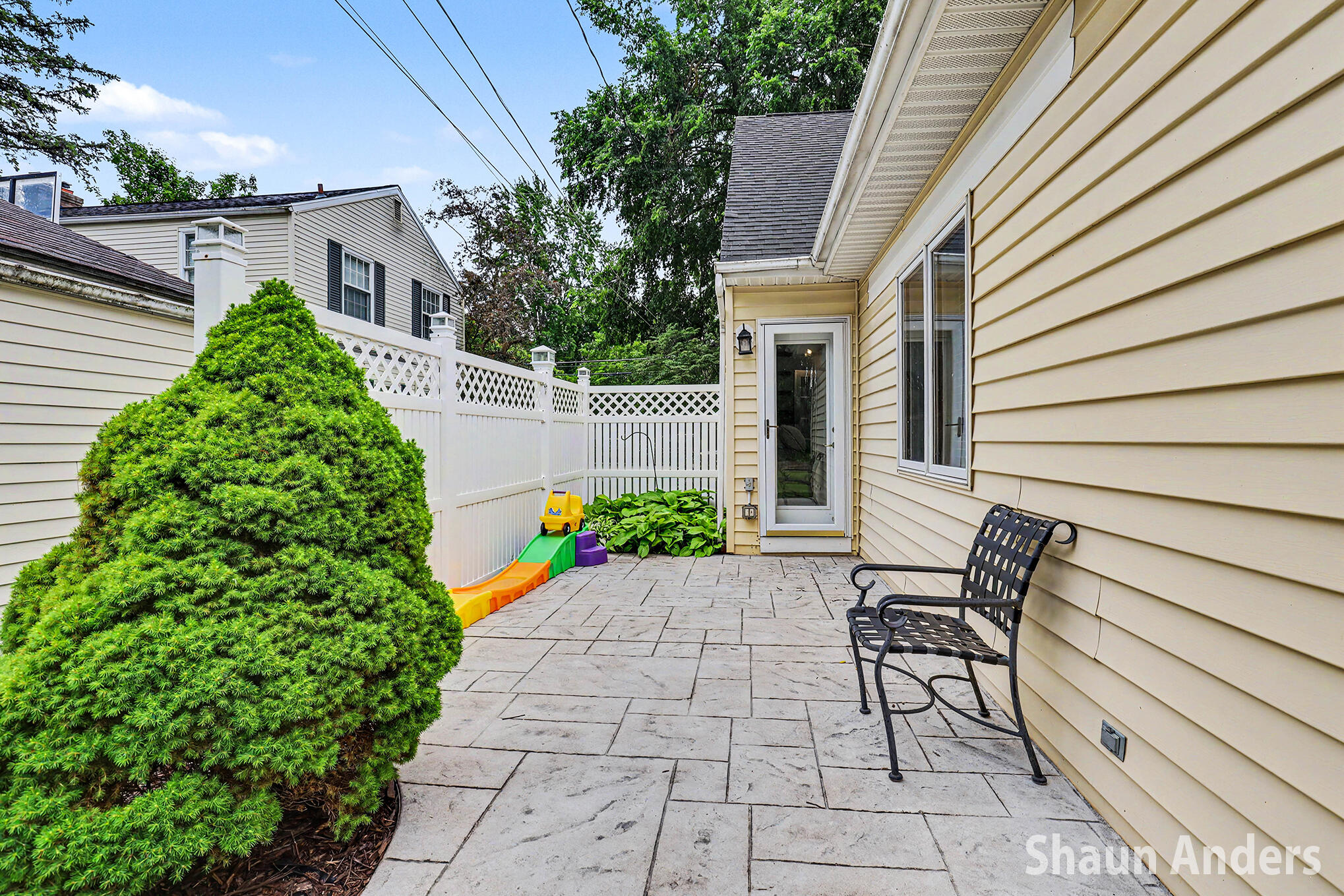 2627 Hall Street SE Grand Rapids MI 49506