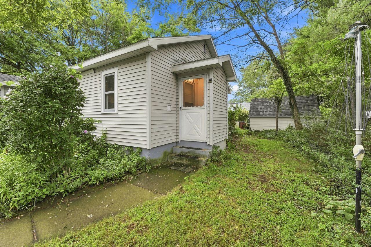 427 S Mayhew Street New Buffalo MI 49117