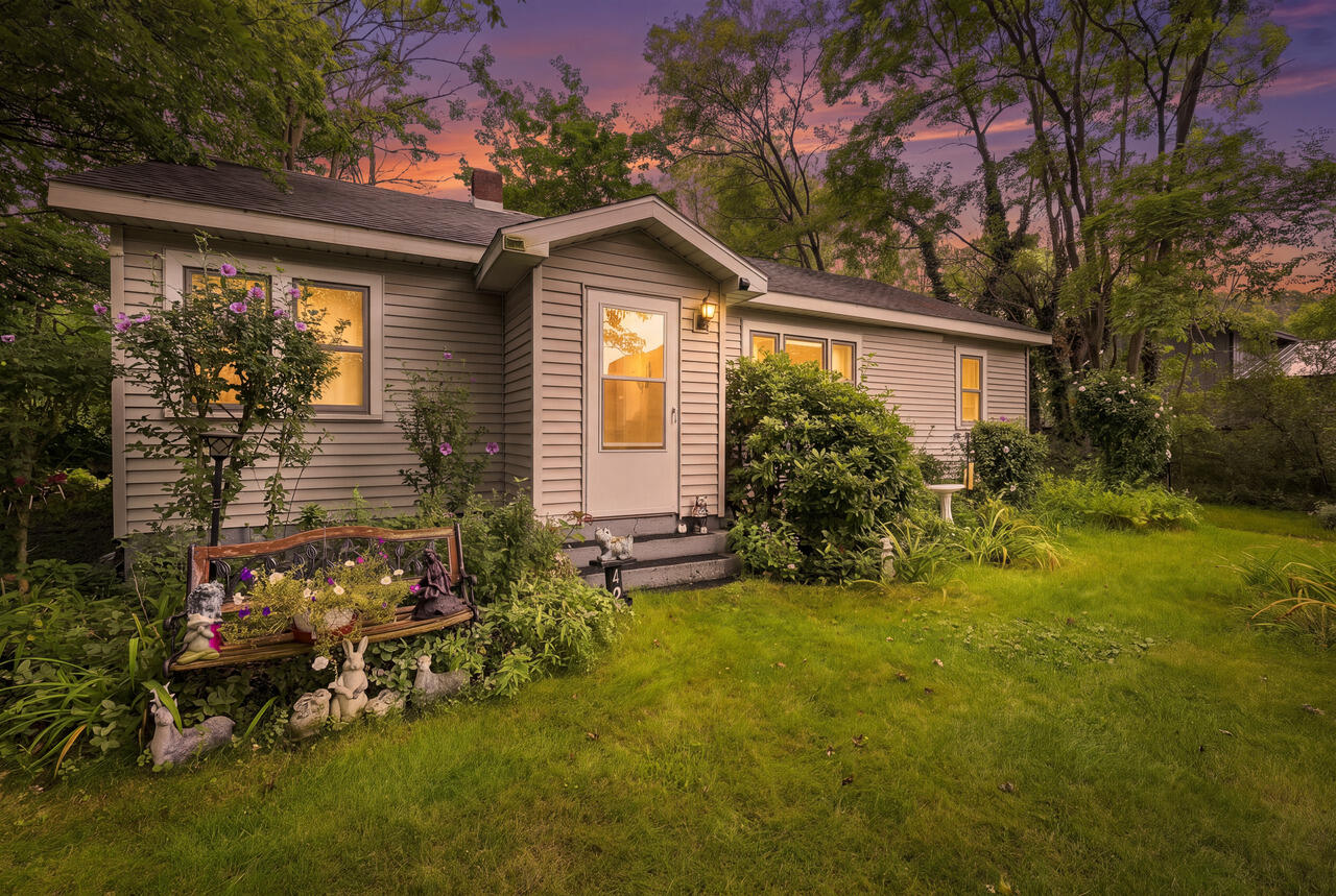 427 S Mayhew Street New Buffalo MI 49117