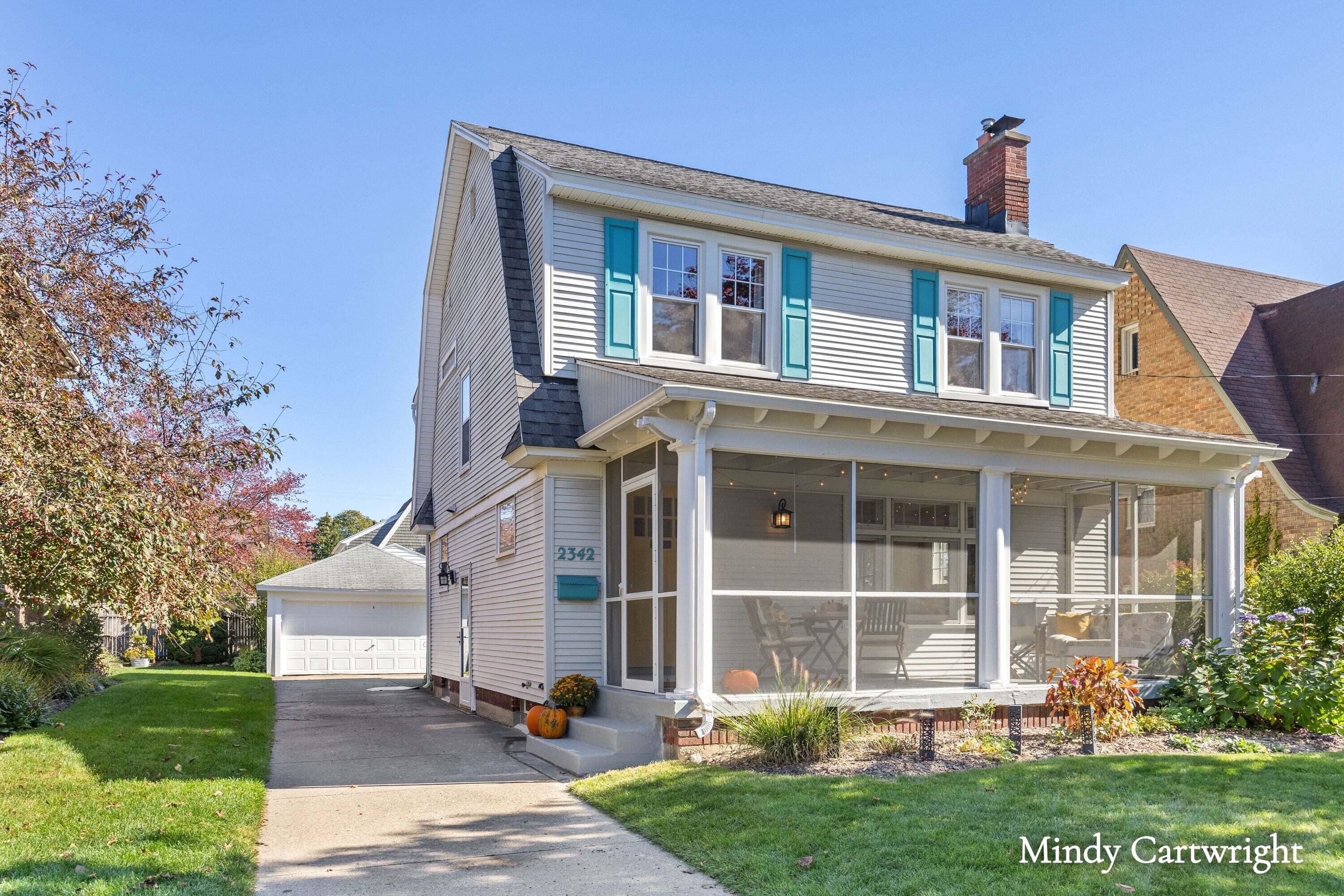 2342 Paris Avenue SE Grand Rapids MI 49507