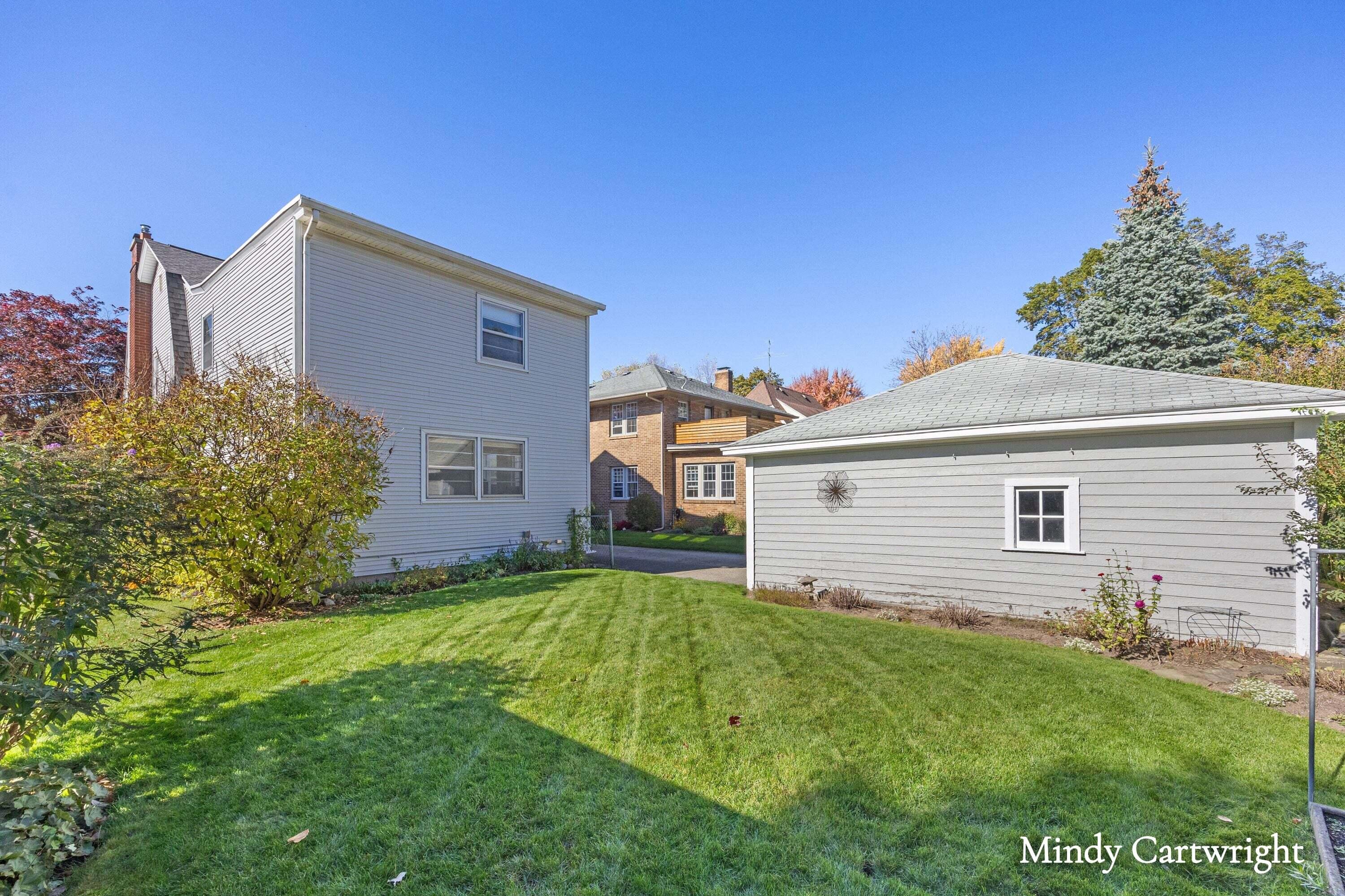 2342 Paris Avenue SE Grand Rapids MI 49507