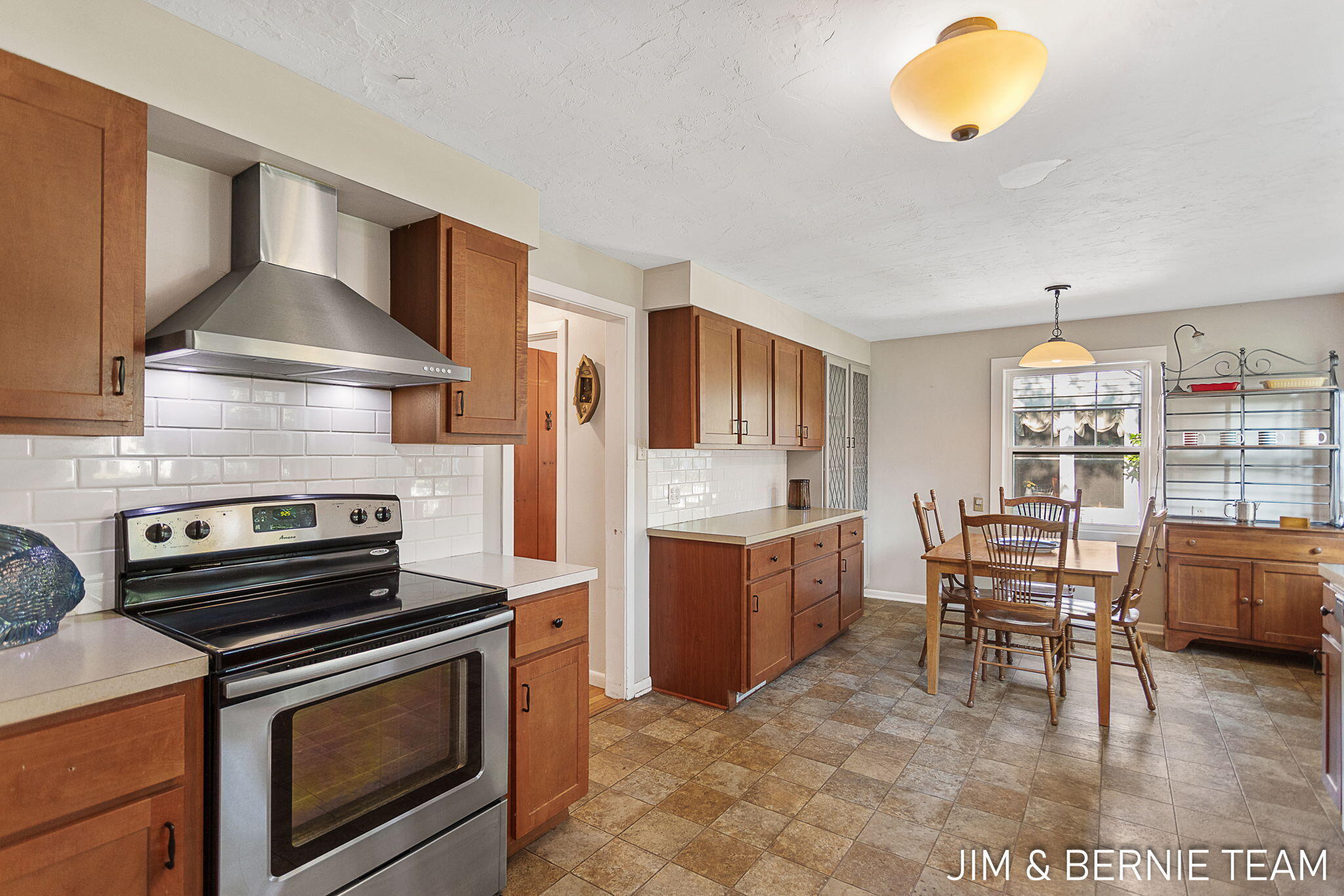 131 E 31st Street Holland MI 49423