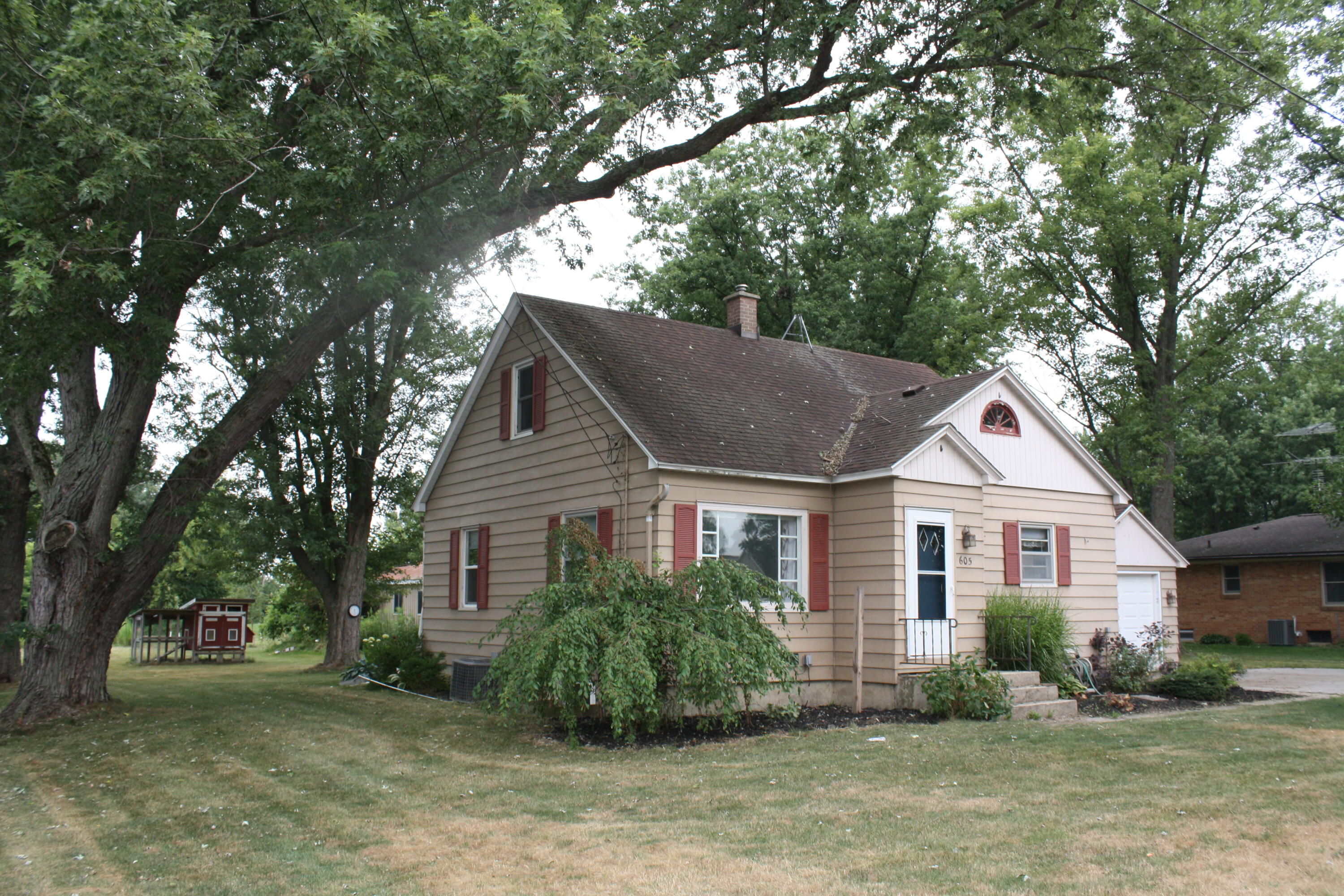 605 64th Avenue Zeeland MI 49464