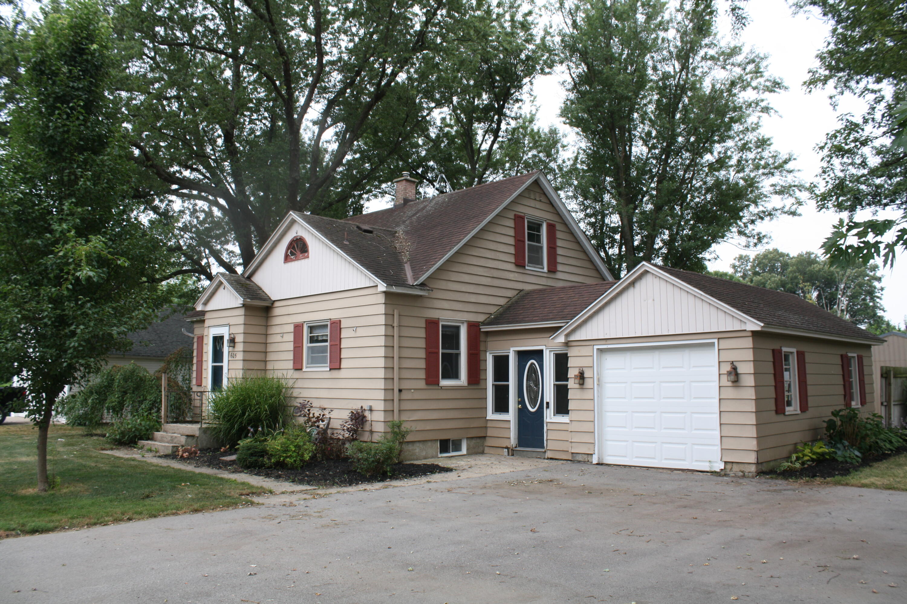 605 64th Avenue Zeeland MI 49464