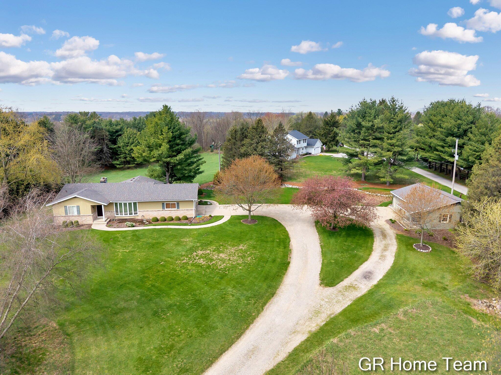 867 Cramton Avenue NE Ada MI 49301
