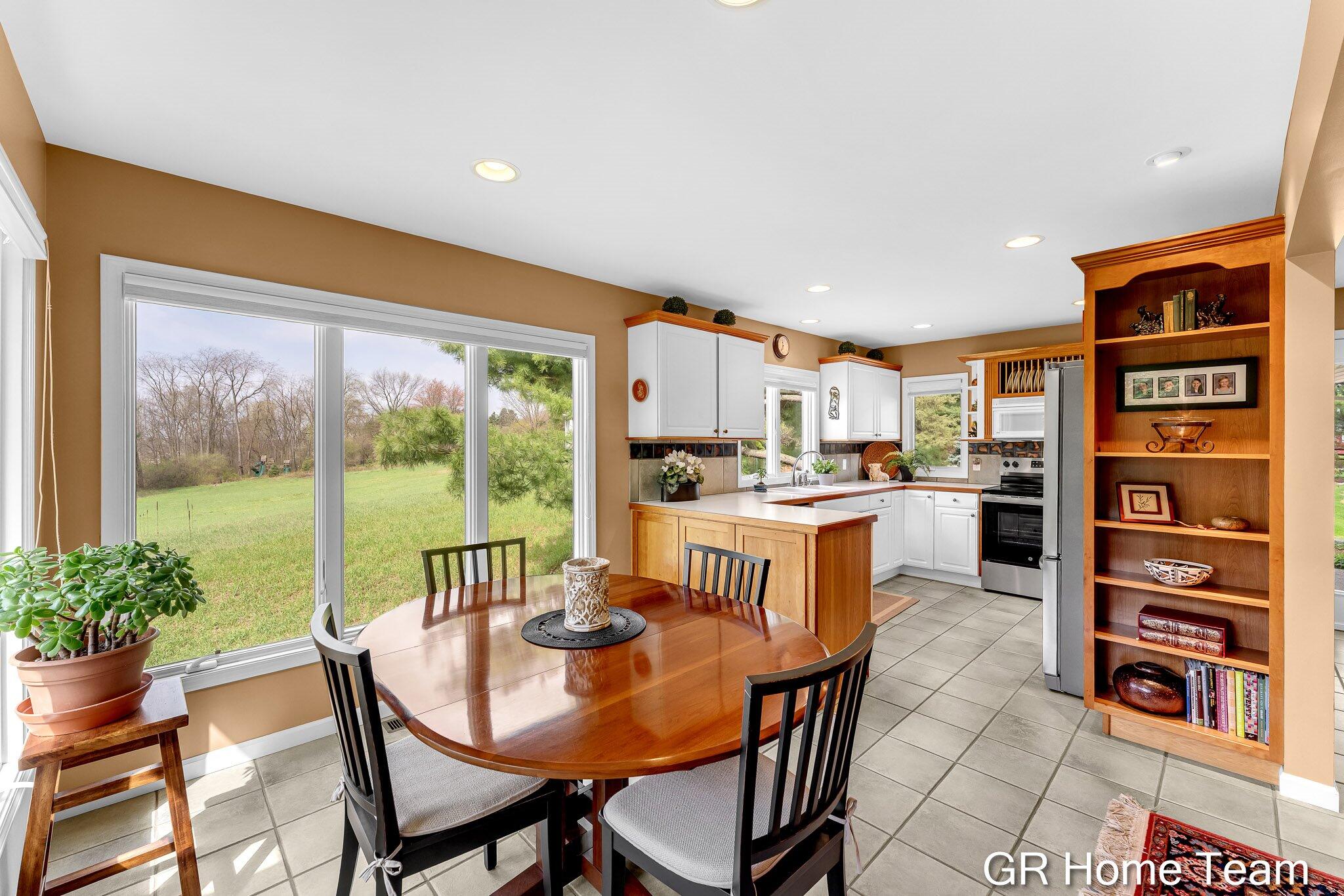 867 Cramton Avenue NE Ada MI 49301