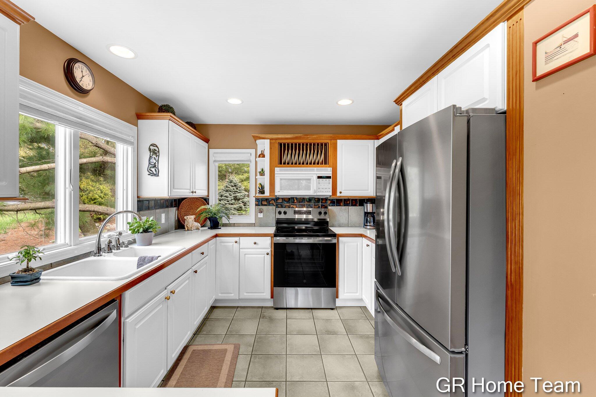 867 Cramton Avenue NE Ada MI 49301