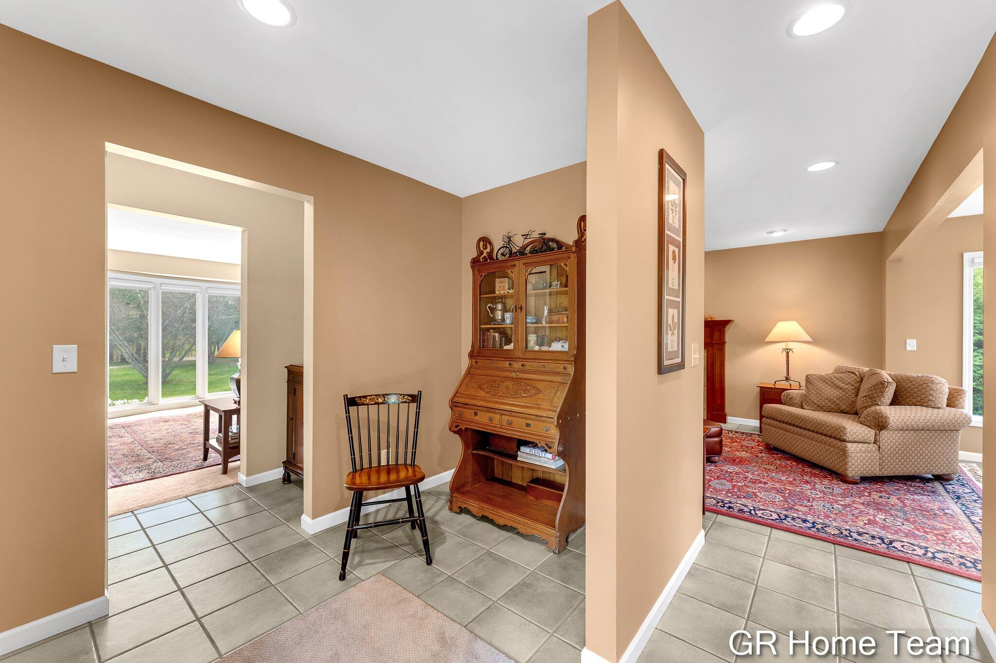 867 Cramton Avenue NE Ada MI 49301