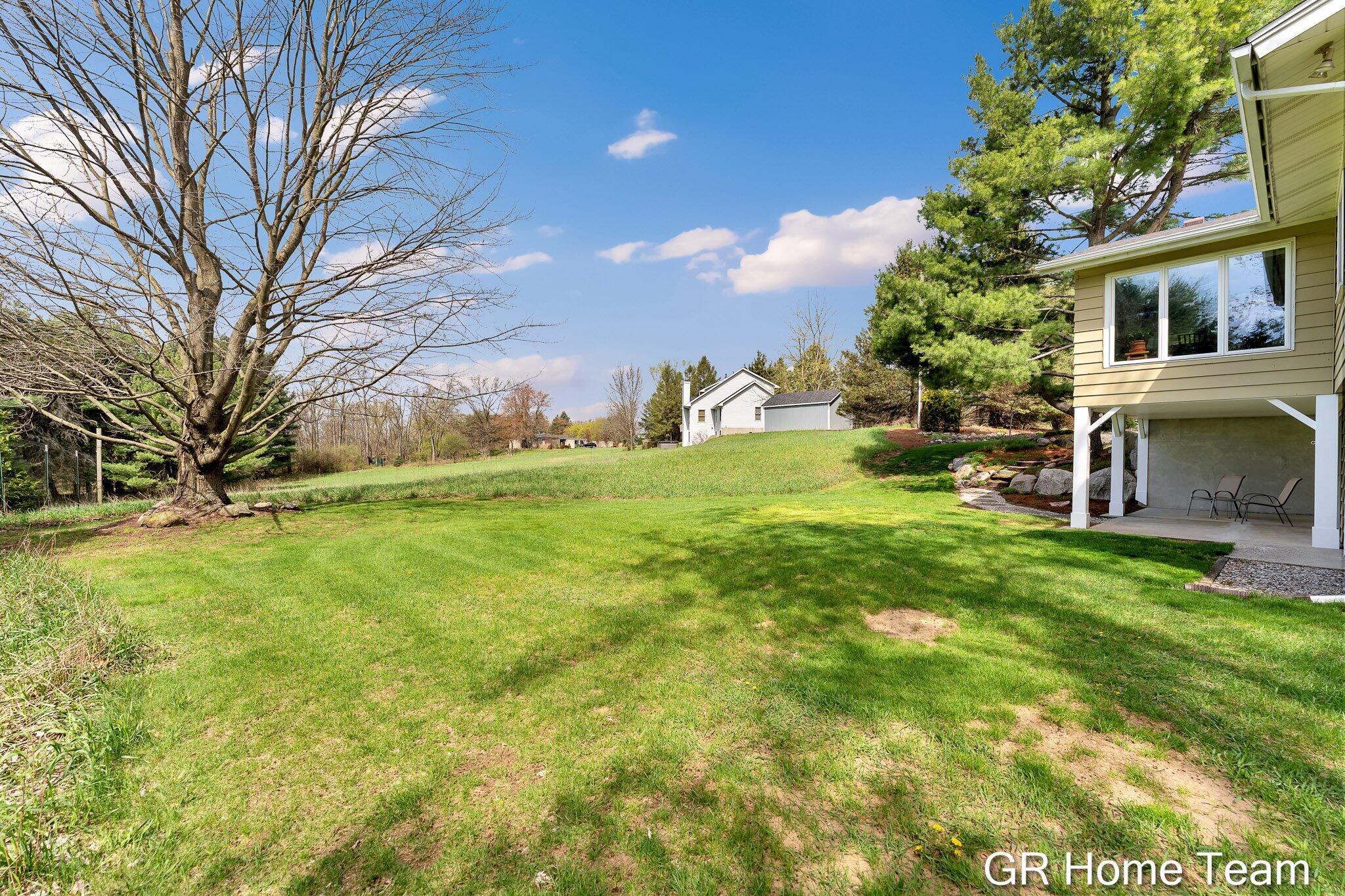 867 Cramton Avenue NE Ada MI 49301