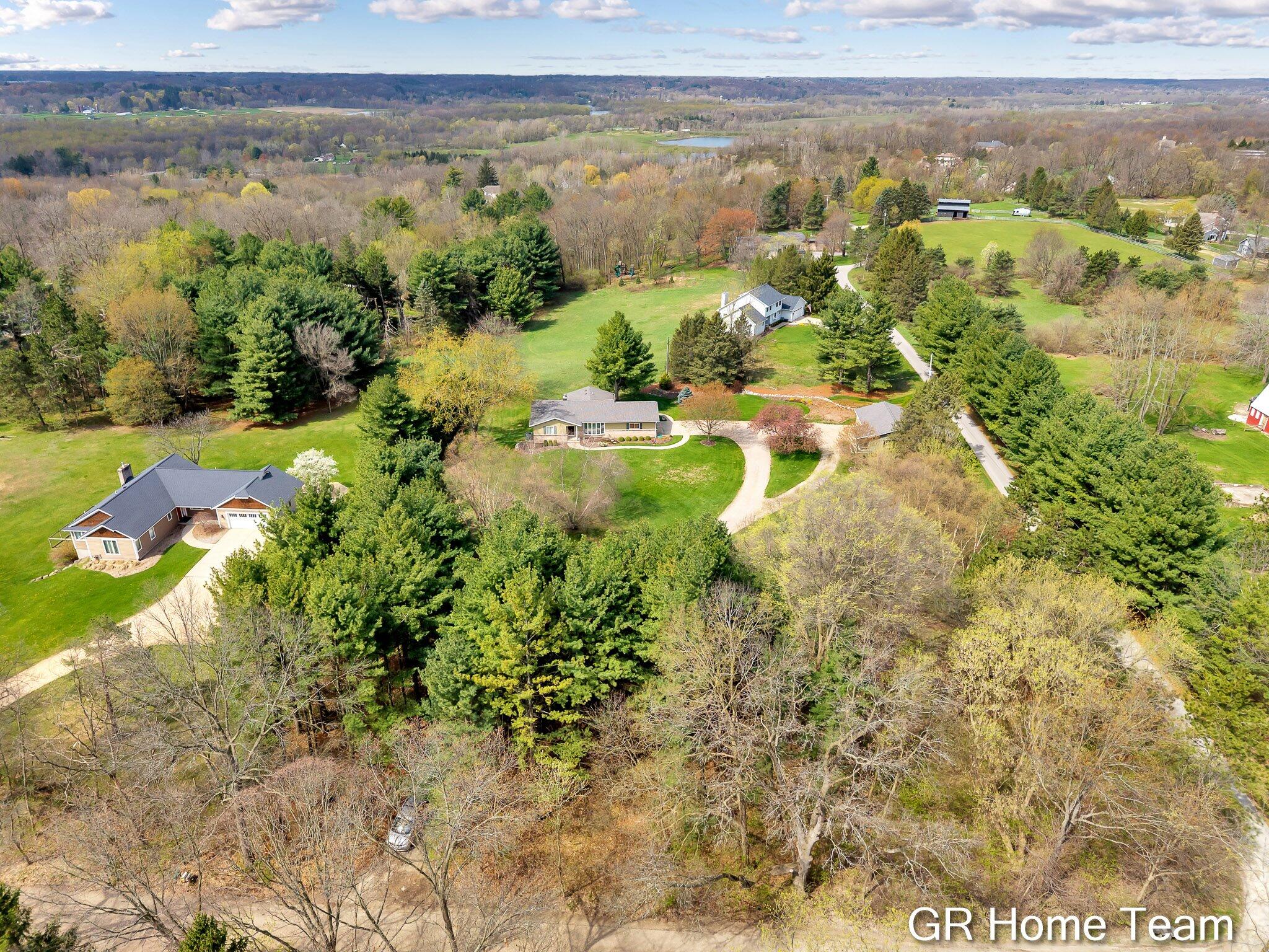 867 Cramton Avenue NE Ada MI 49301
