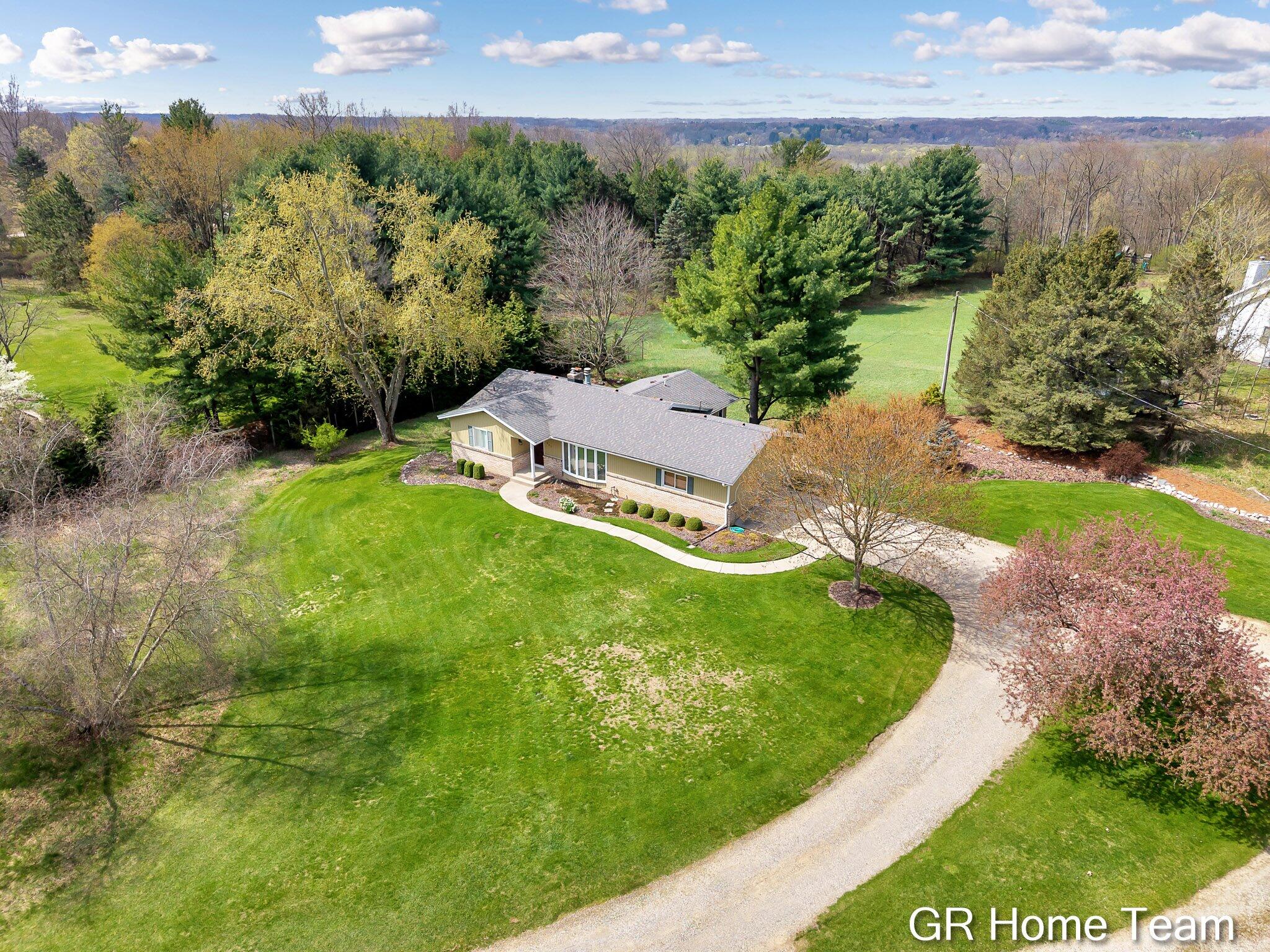867 Cramton Avenue NE Ada MI 49301