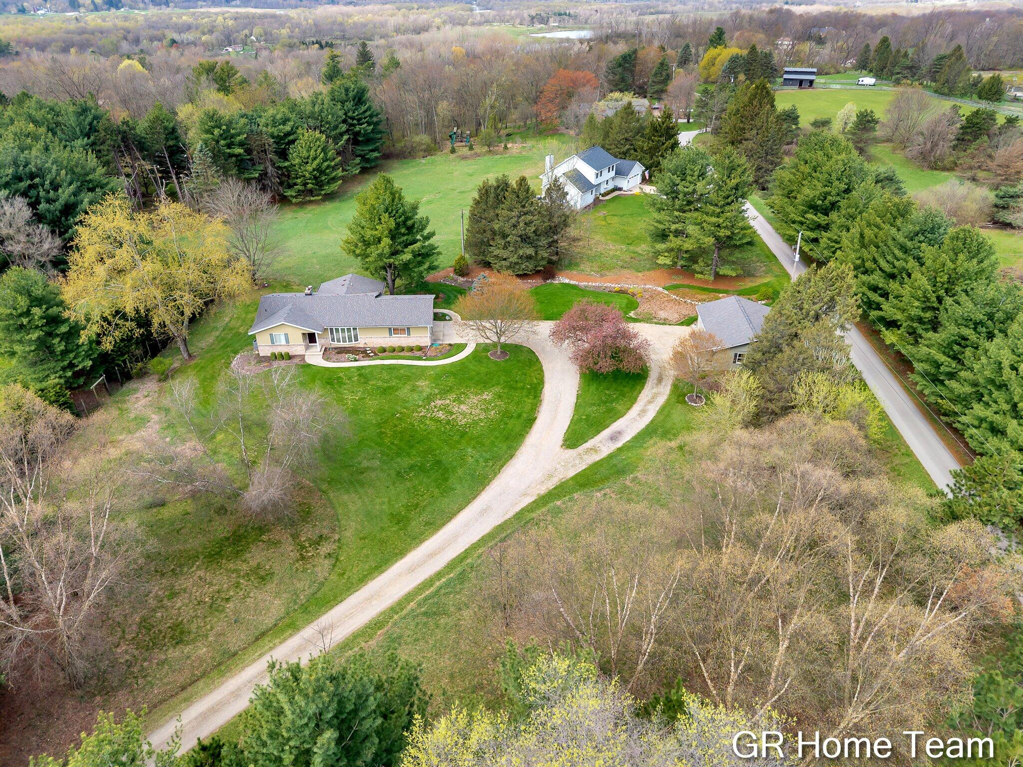 867 Cramton Avenue NE Ada MI 49301