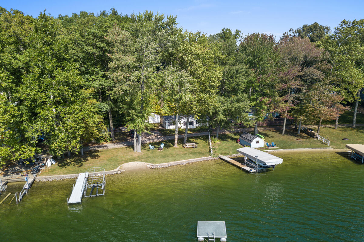 2529 Miner Lake Drive Allegan MI 49010